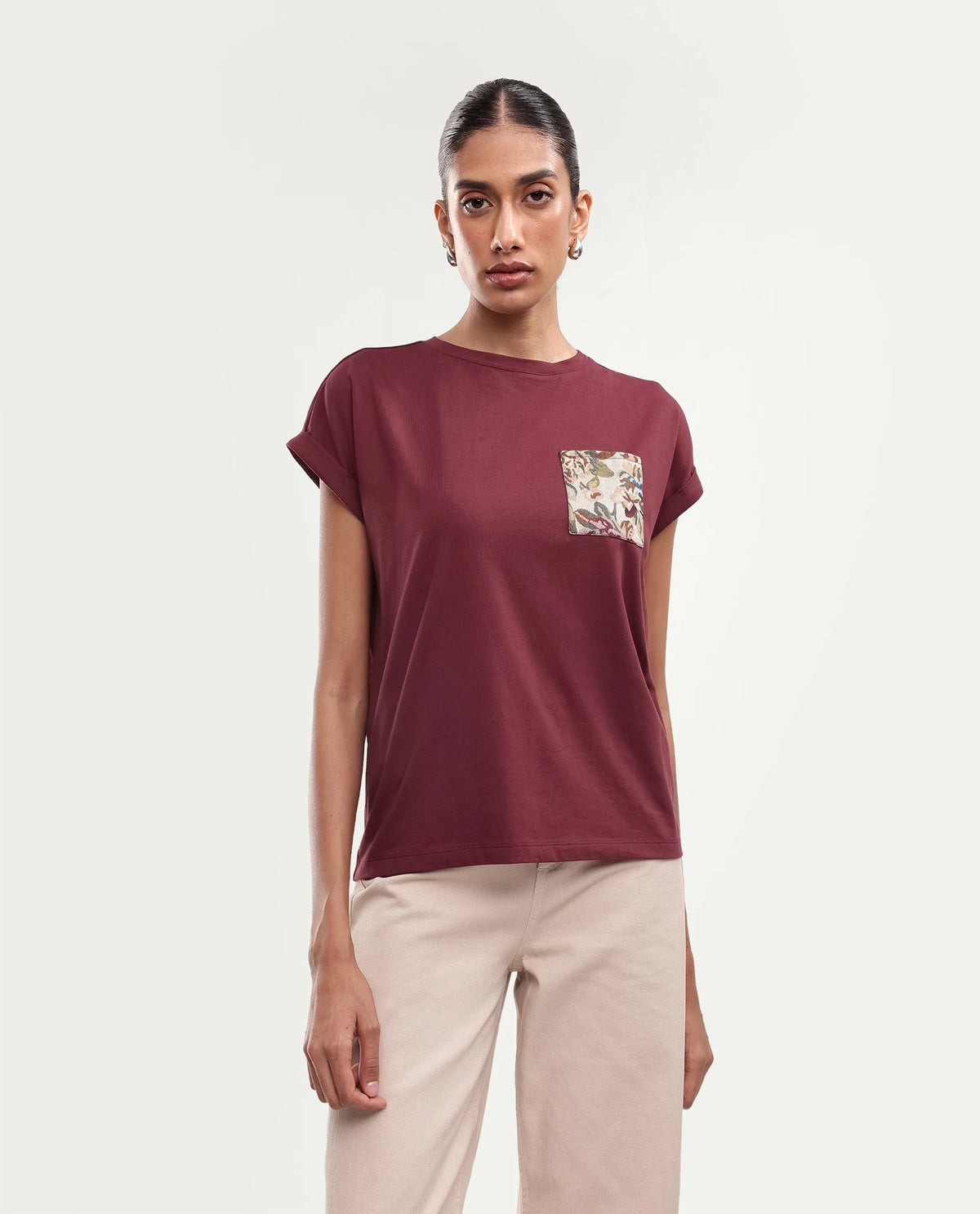 Rareism Women's Tasses Dark Maroon Cotton Blend Crew Neck Relaxed Jacquard T-Shirt