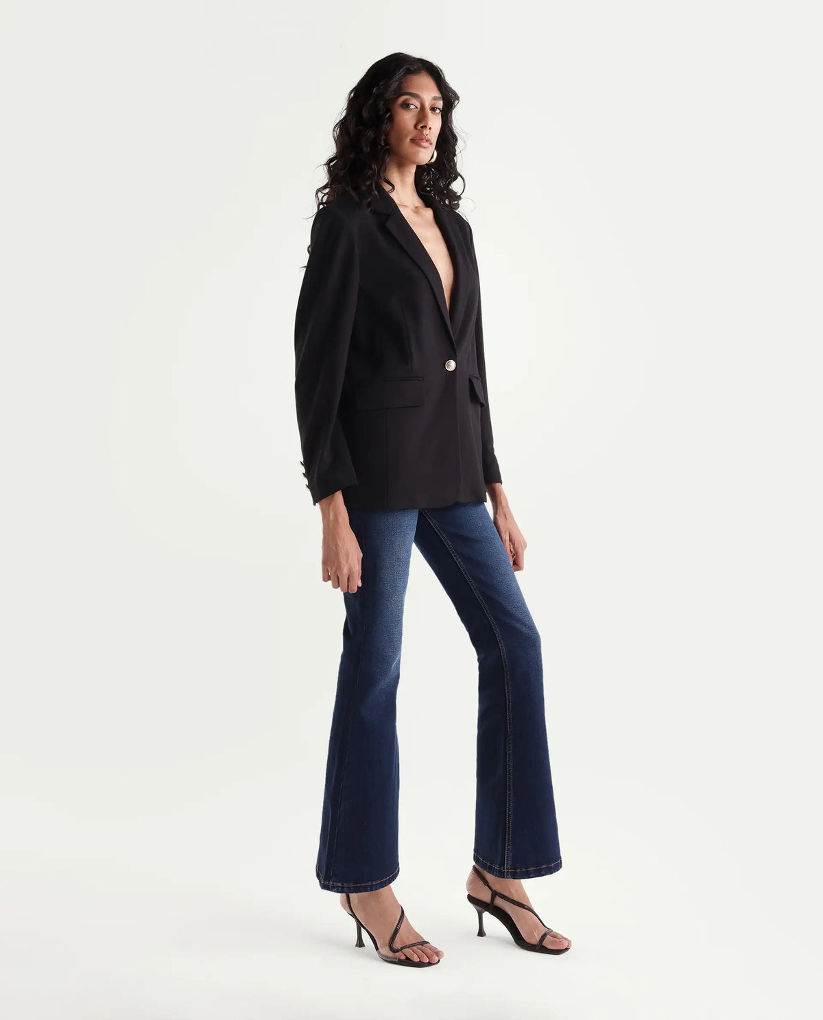 Rareism Women's Bute-3 Dark Blue Cotton Blend Shank And Zipper Bootcut Plain Jeans