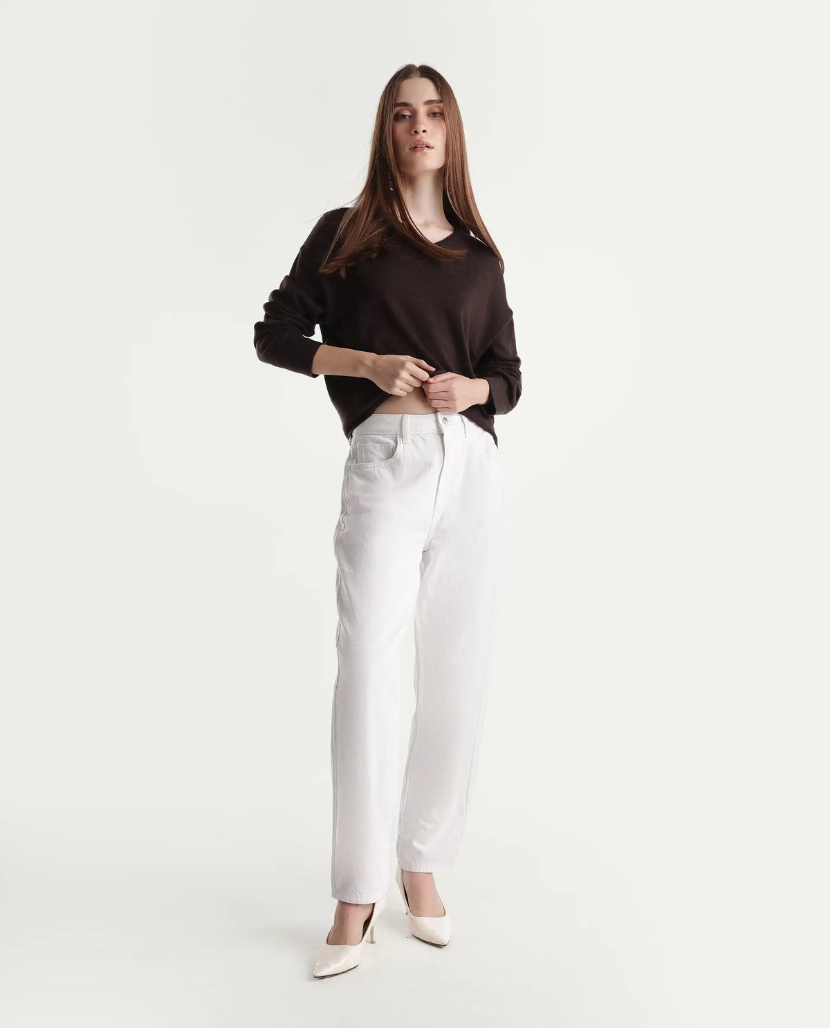 Rareism Women's Barol-5 White Cotton Shank And Zipper Ankle Barrel Plain Jeans