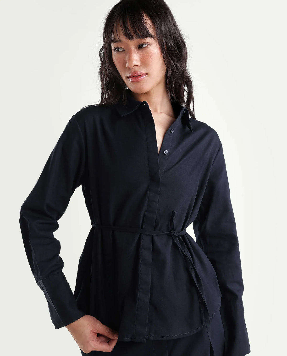 Rareism Women Onwop-T Primary Navy Cotton Spread Collar Plain Fitted Shirt