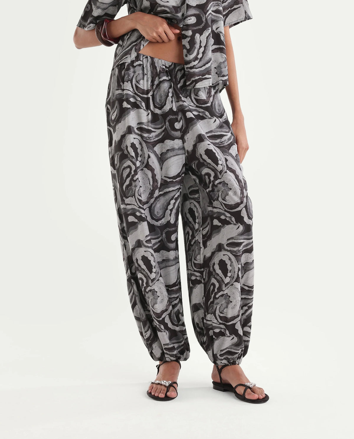 Rareism Womens Hammer Black Viscose Slouchy Abstract Print Trouser