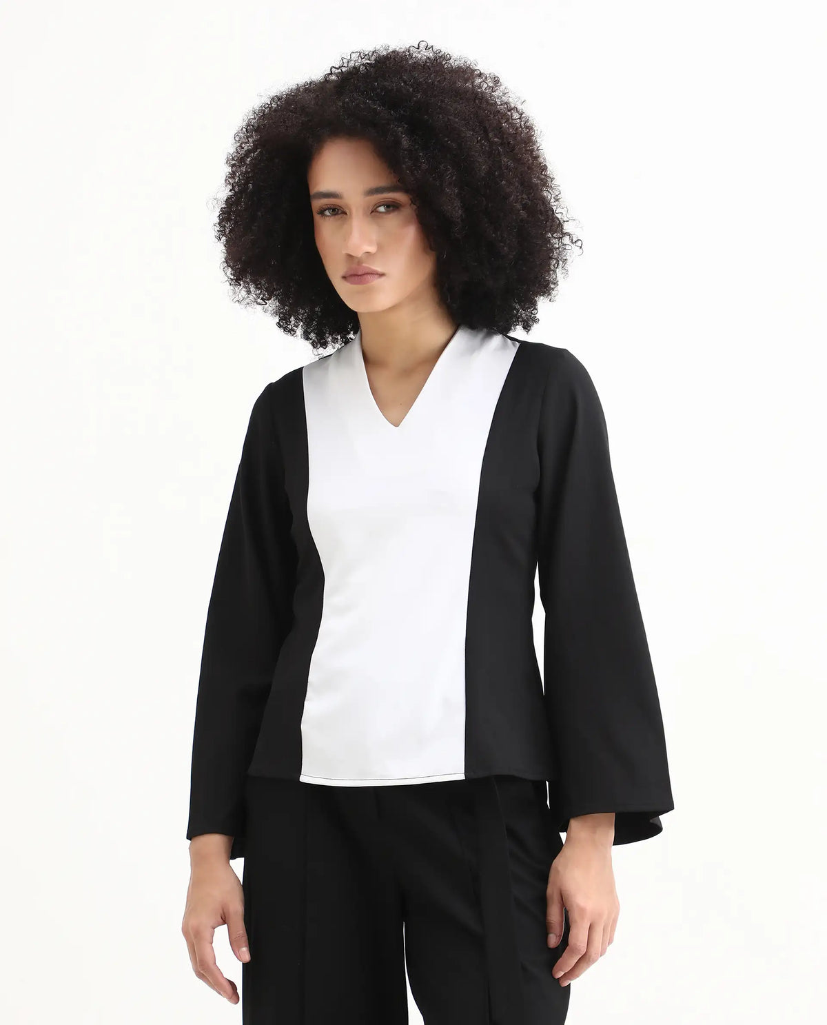 Rareism Women's Sanchiyi Black Twill V-Neck Color Block Regular Fitted Top