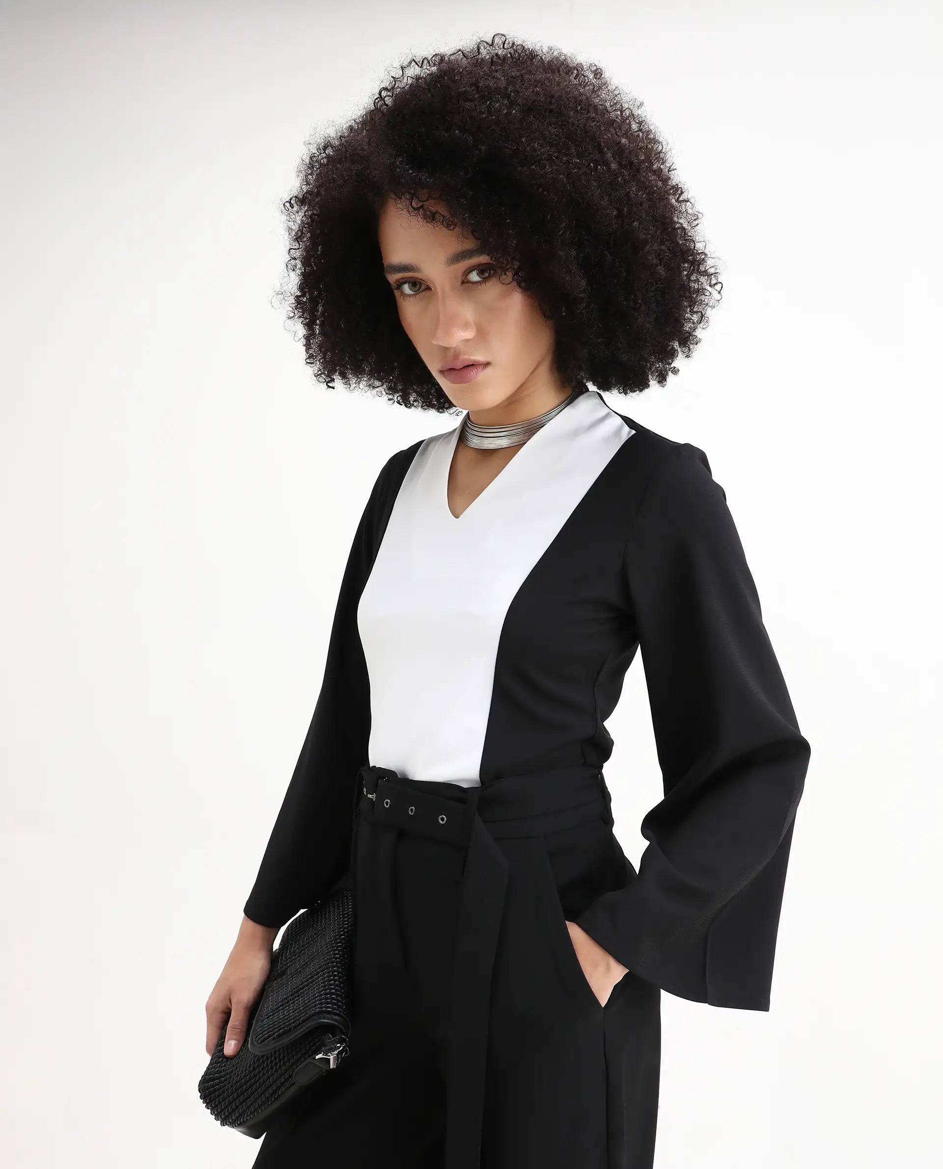 Rareism Women's Sanchiyi Black Twill V-Neck Color Block Regular Fitted Top