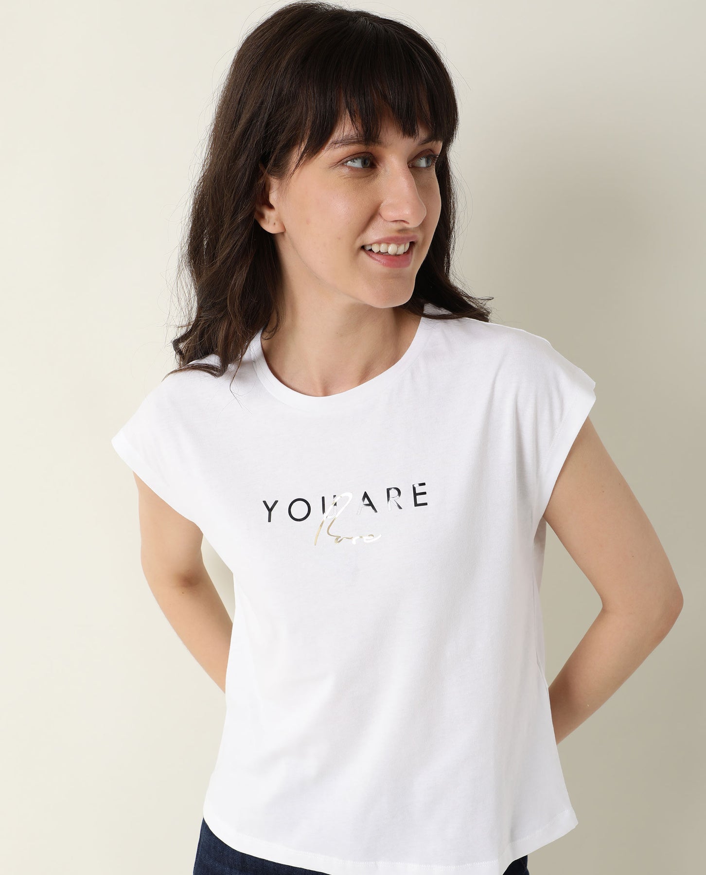 How To Ace A T-shirt Like Your Favorite Hollywood Celebrity