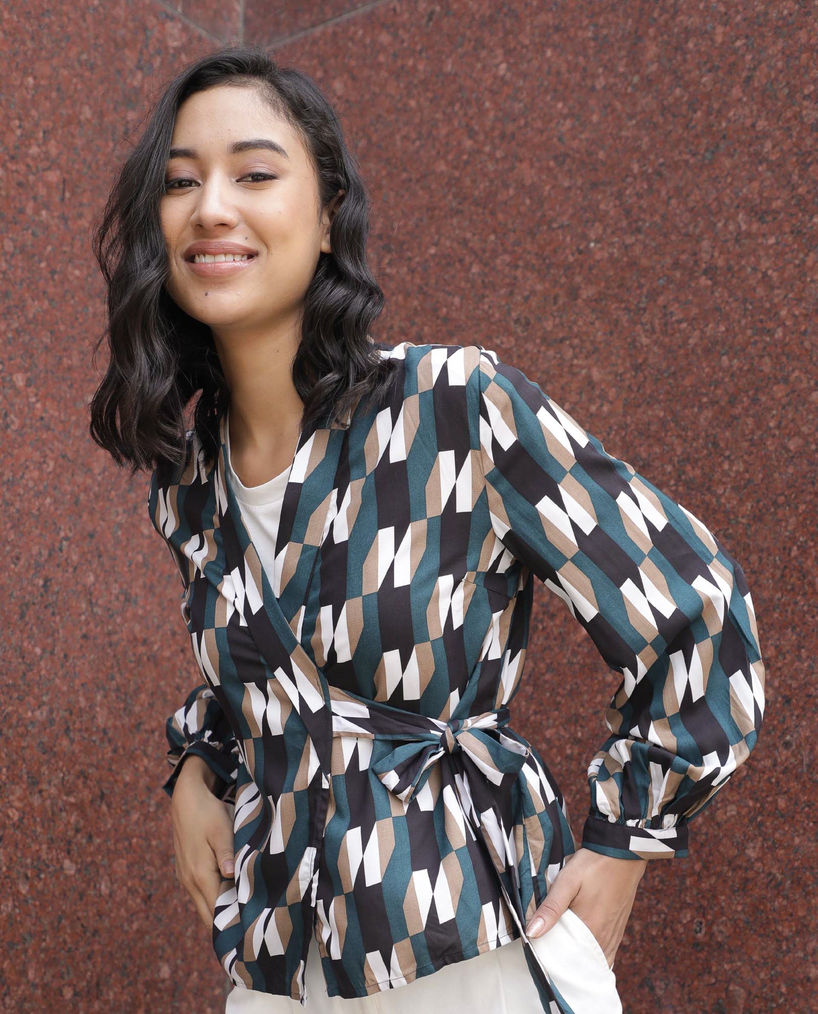 Rareism Women Tom Black Viscose Fabric Tailored Fit Cropped V-Neck Full Sleeves Checked Top