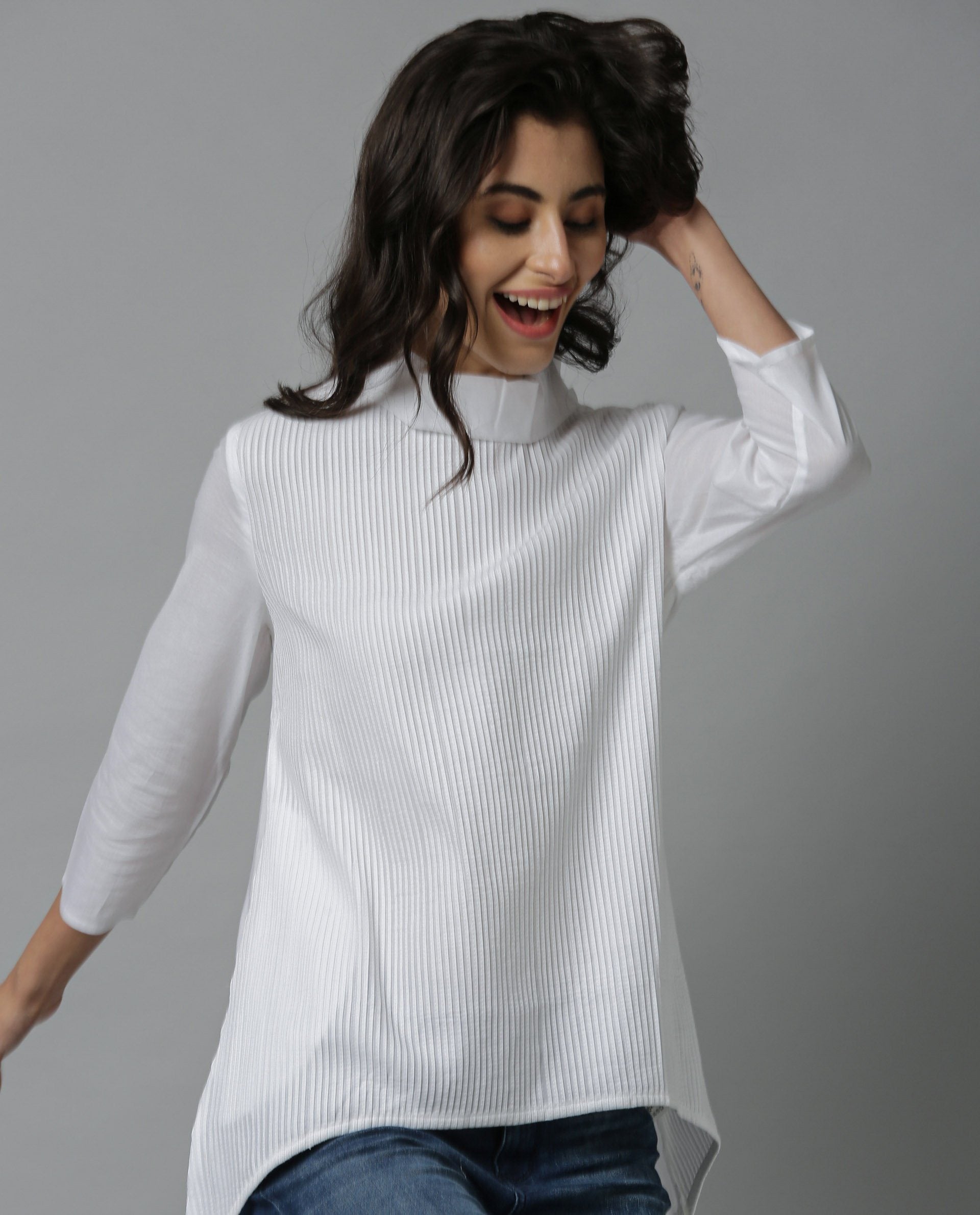 Rareism Women Pins-1 White Top Short Sleeves