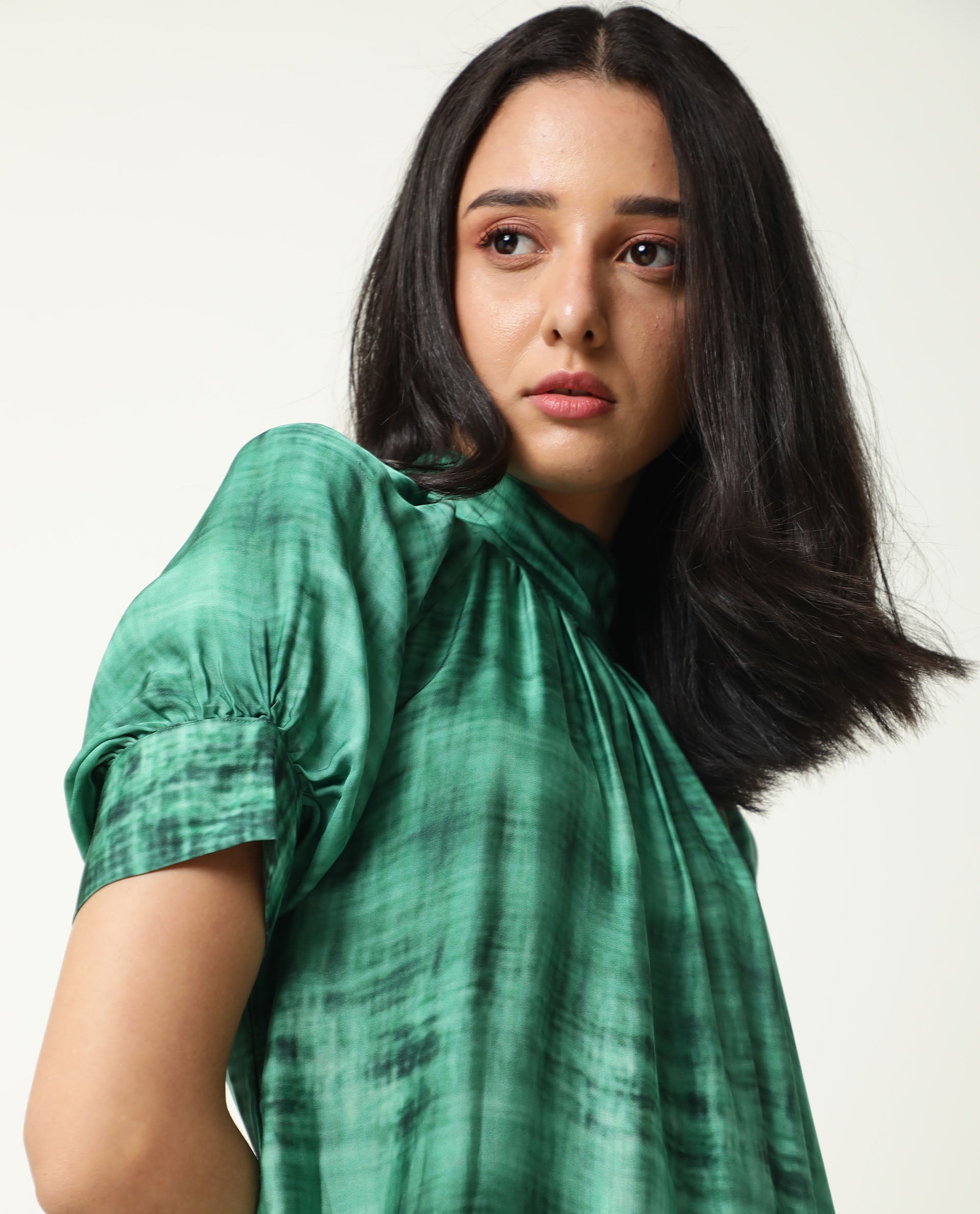 Rareism Women Split Green Abstract Band Collar Short Sleeves With Side Slit Knee Length Dress