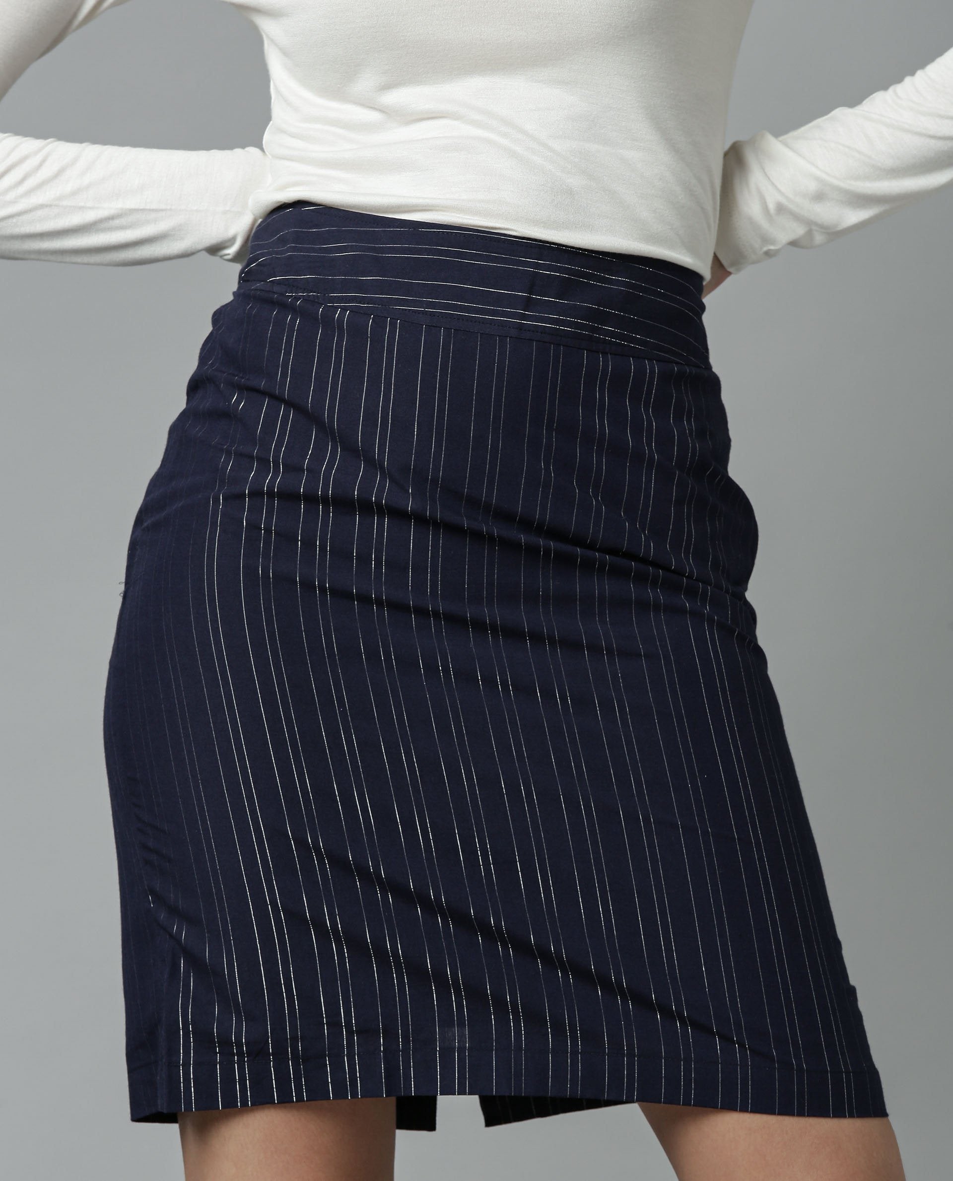 Rareism Women Plot-Skirt Navy Skirt