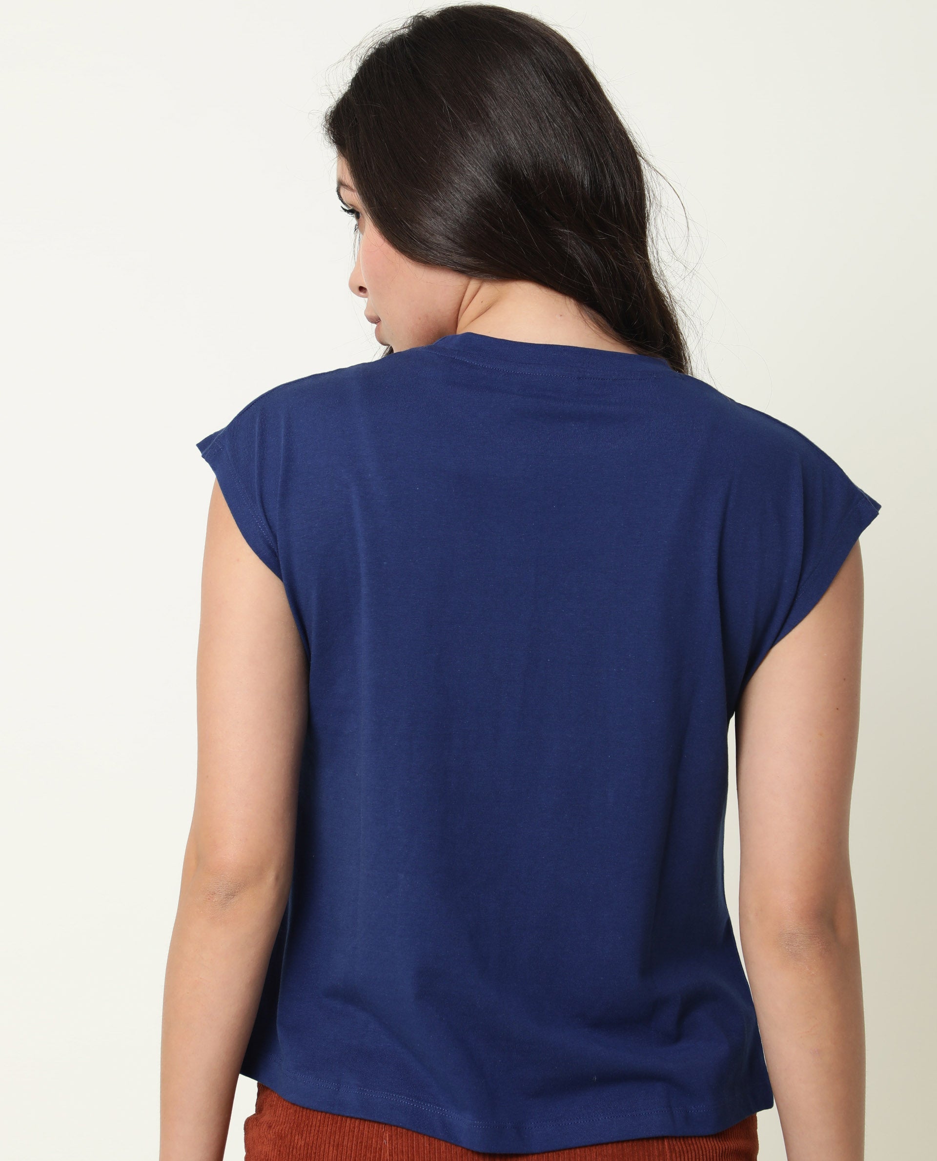 Rareism Women Pariot Navy Cotton Fabric Regular Fit Half Sleeves Print Round Neck T-Shirt