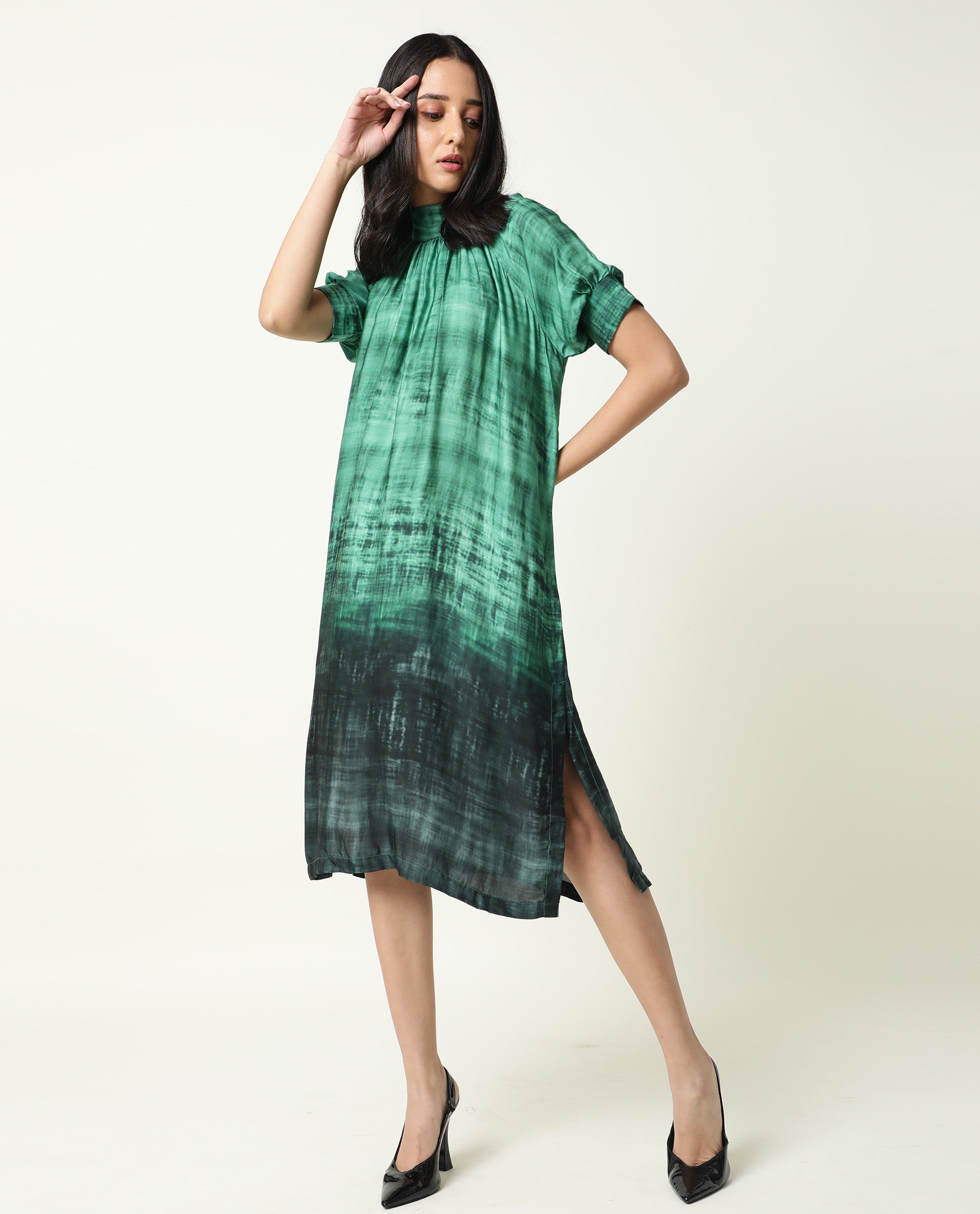 Rareism Women Split Green Abstract Band Collar Short Sleeves With Side Slit Knee Length Dress
