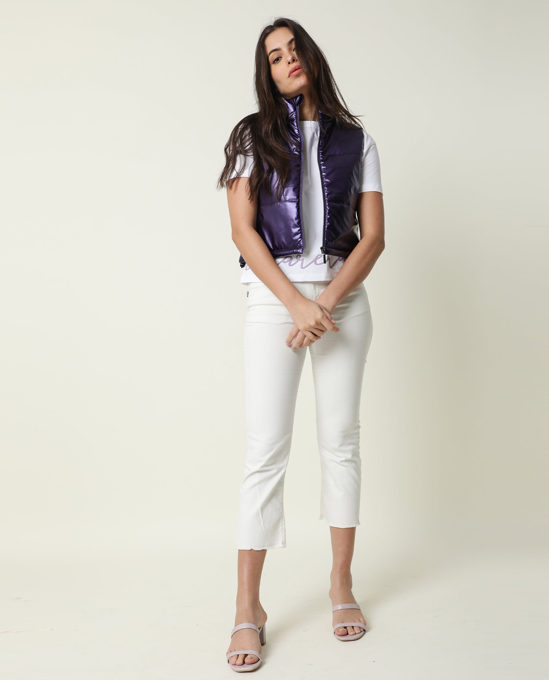 Rareism Women Ruthi White Cotton Fabric Regular Fit Half Sleeves Graphic Print Crew Neck T-Shirt