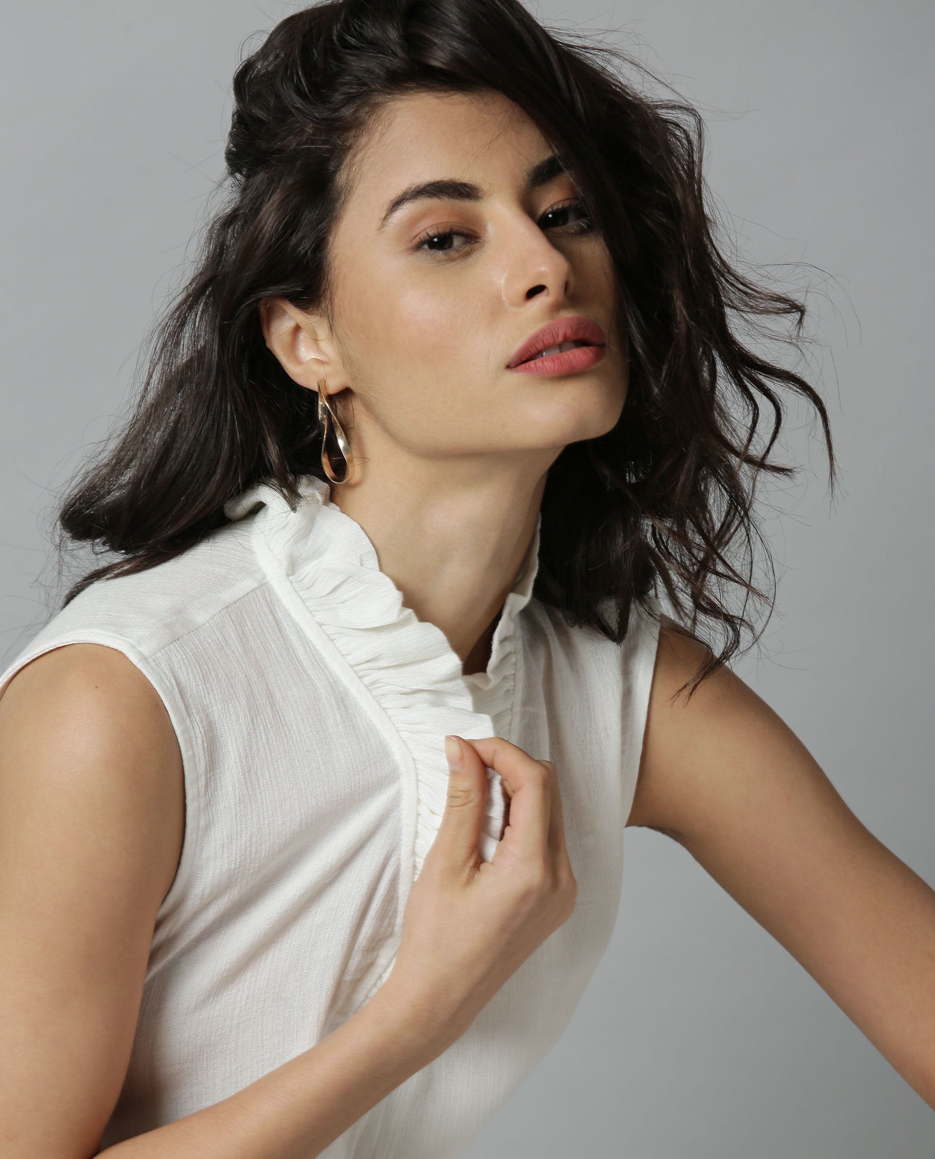 Rareism Women Breeze White Top Sleeveless