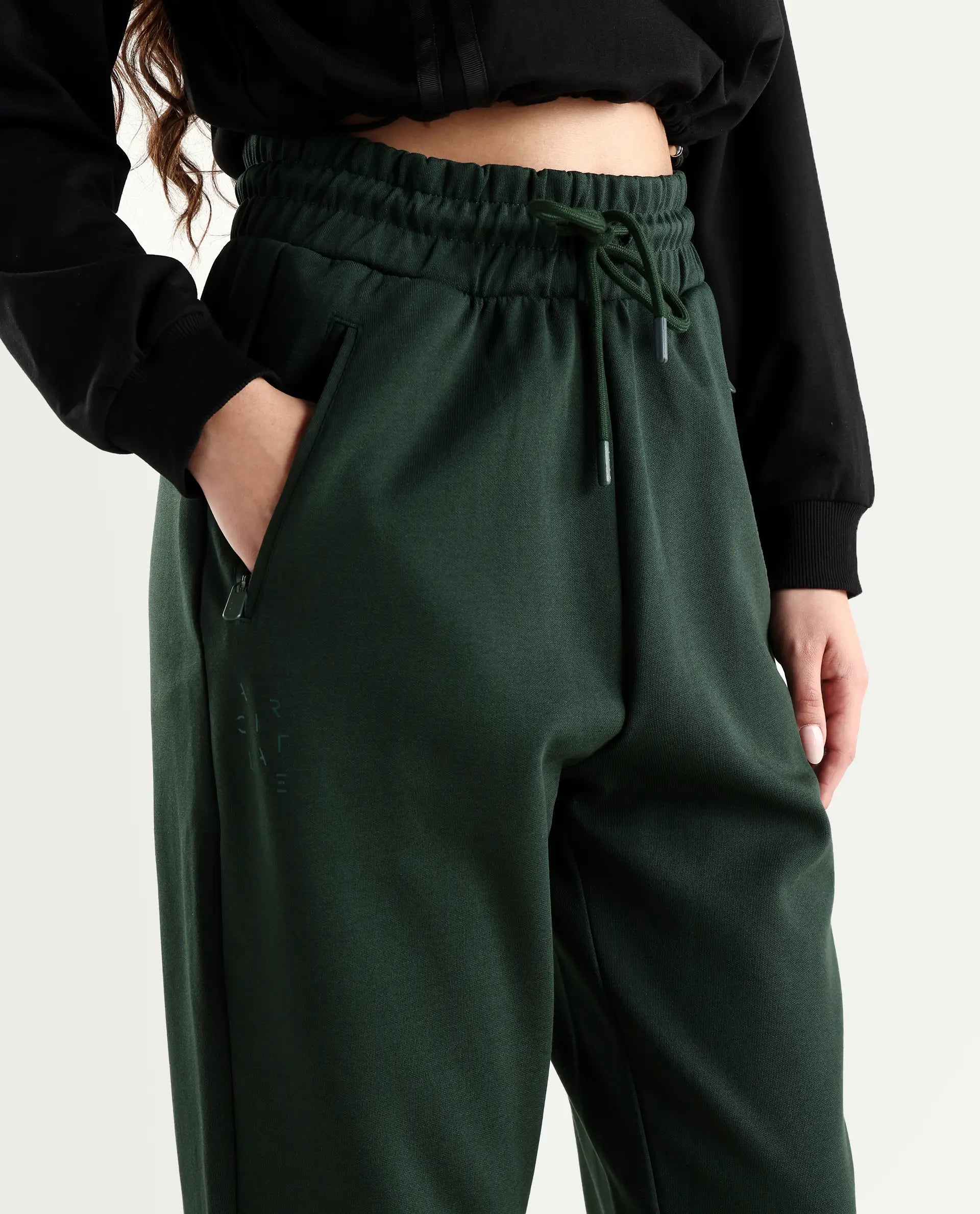 Rareism Women's Heavy Weight Interlock 340 Gsm Cotton Blend Plain Ankle Length Relaxed Fit Track Pant