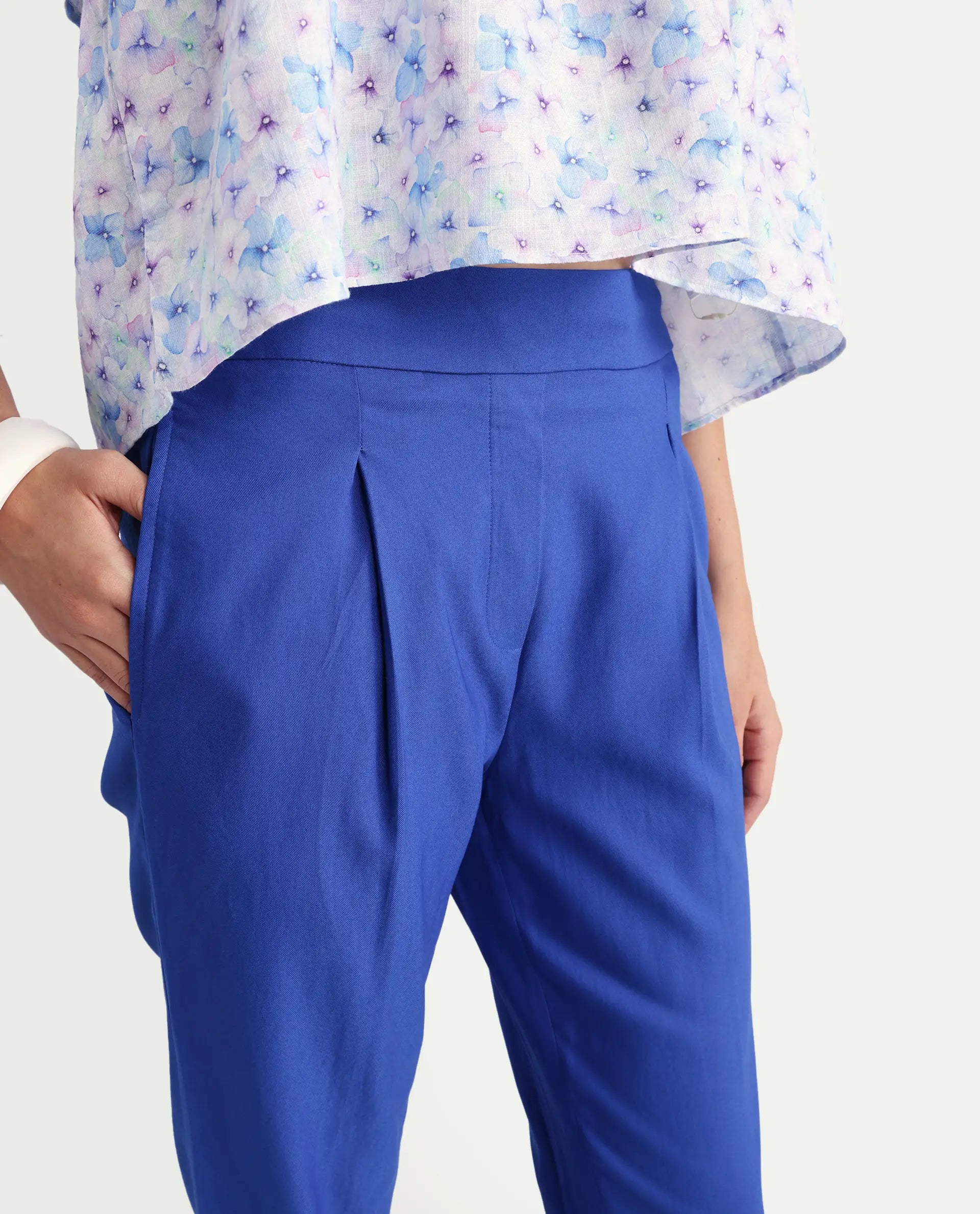 Rareism Women's Pansy Navy Cotton Blend Plain Ankle Length Slim Fit Jeans