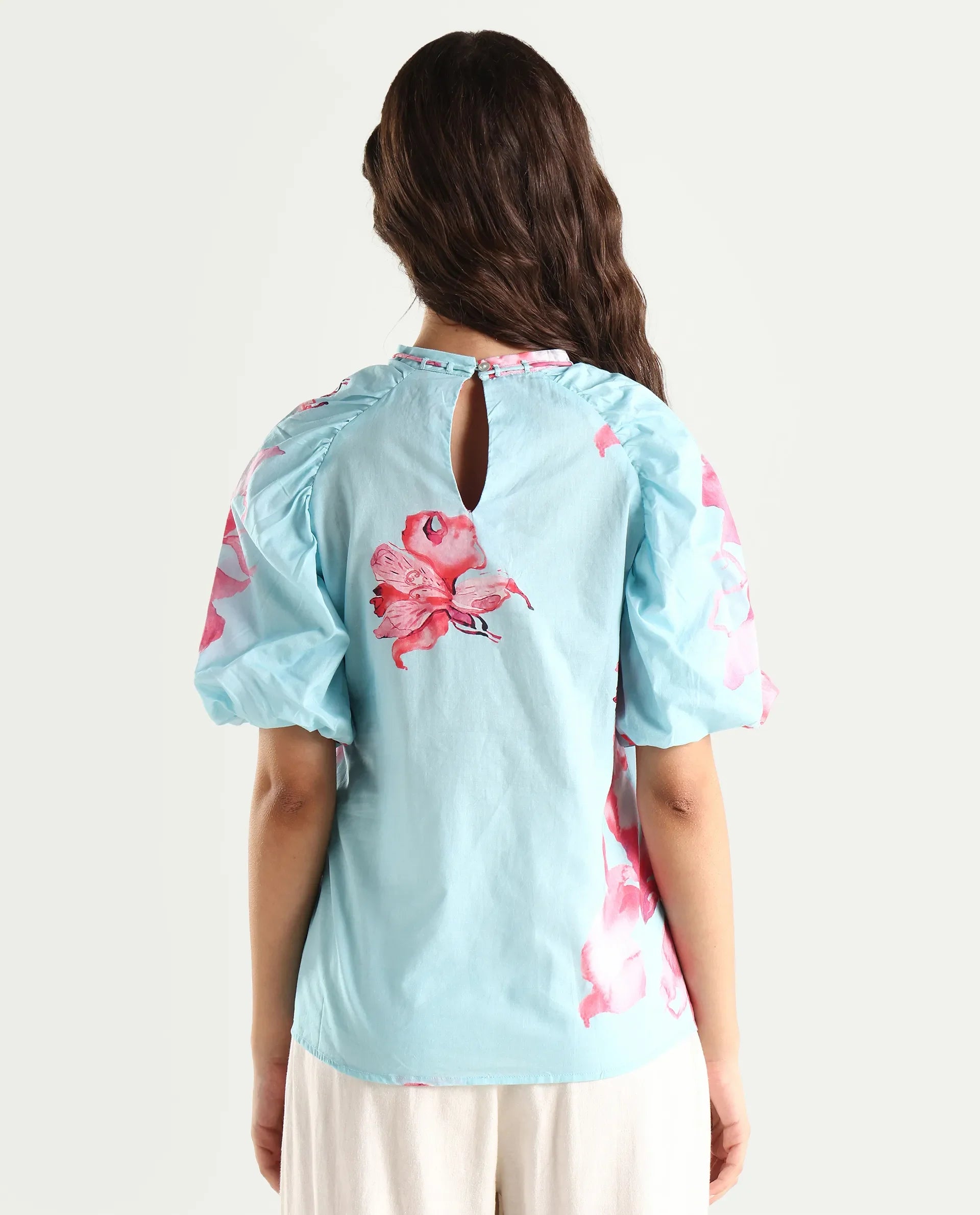 Rareism Women's Kink Blue Cotton Tie-Up Neck Floral Print Puff Sleeves Relaxed Fit Top