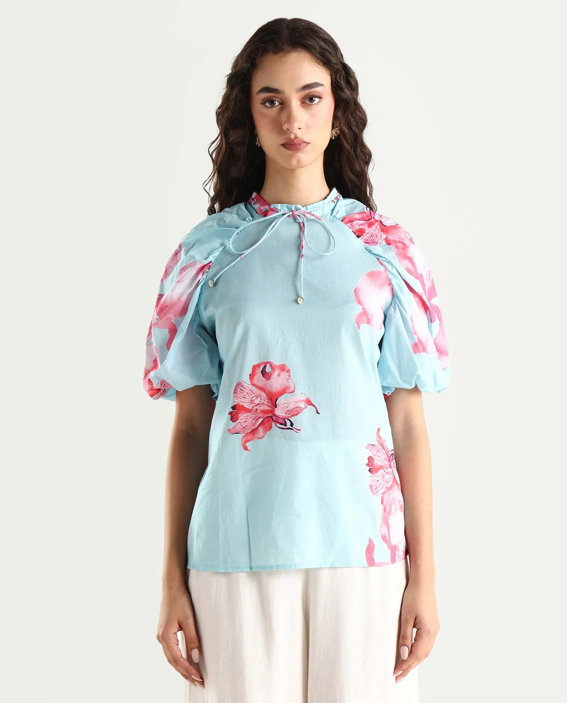 Rareism Women's Kink Blue Cotton Tie-Up Neck Floral Print Puff Sleeves Relaxed Fit Top