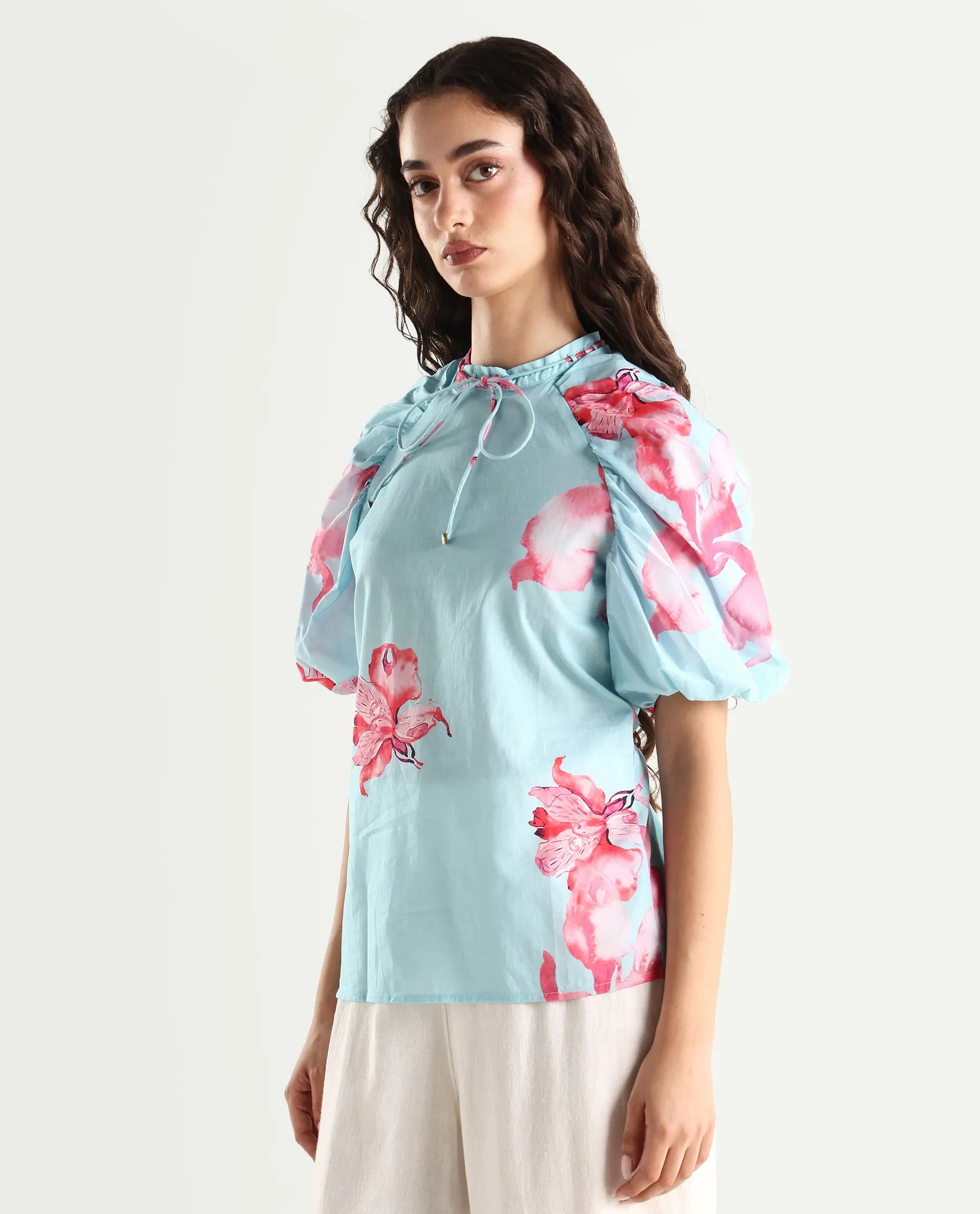 Rareism Women's Kink Blue Cotton Tie-Up Neck Floral Print Puff Sleeves Relaxed Fit Top