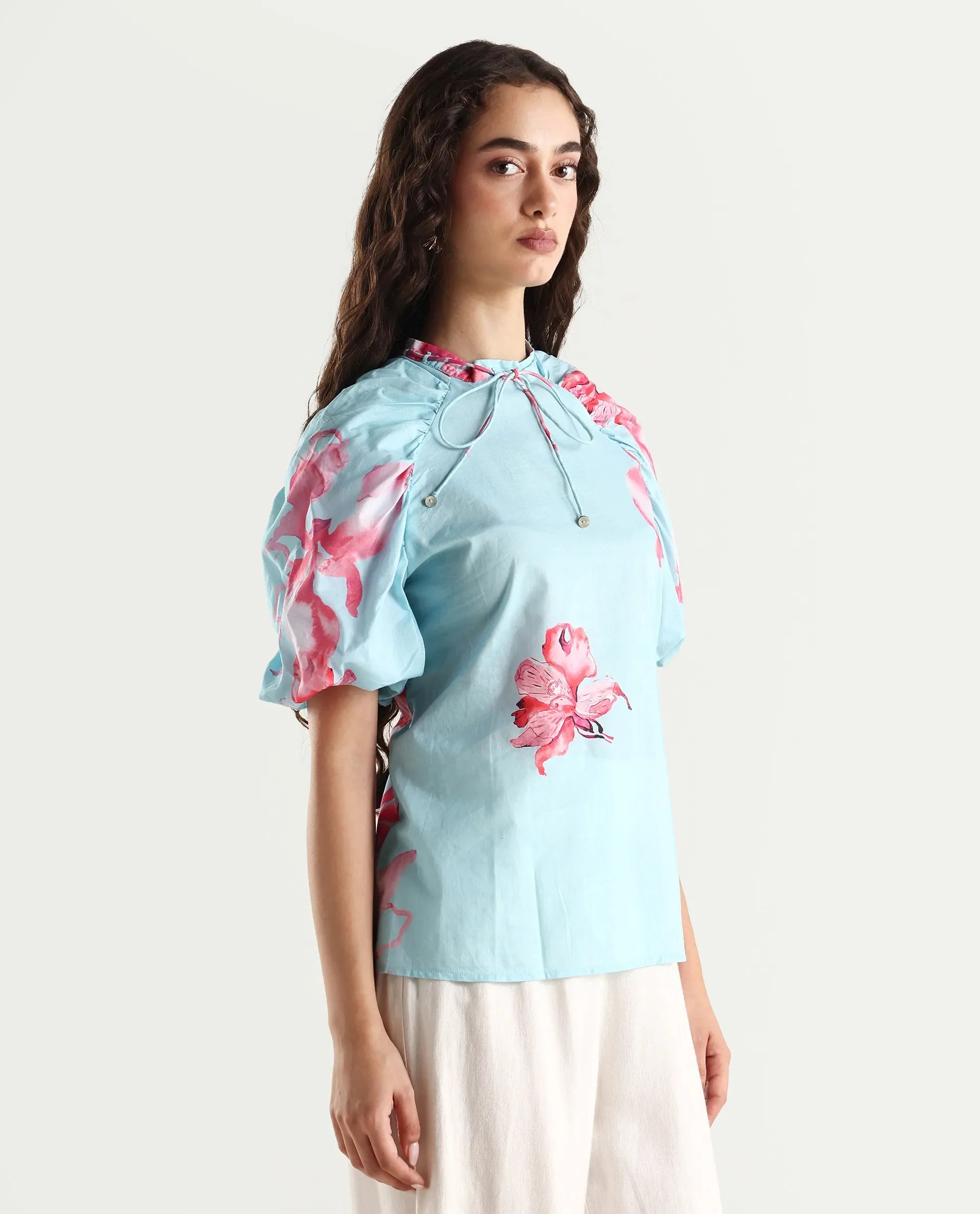 Rareism Women's Kink Blue Cotton Tie-Up Neck Floral Print Puff Sleeves Relaxed Fit Top