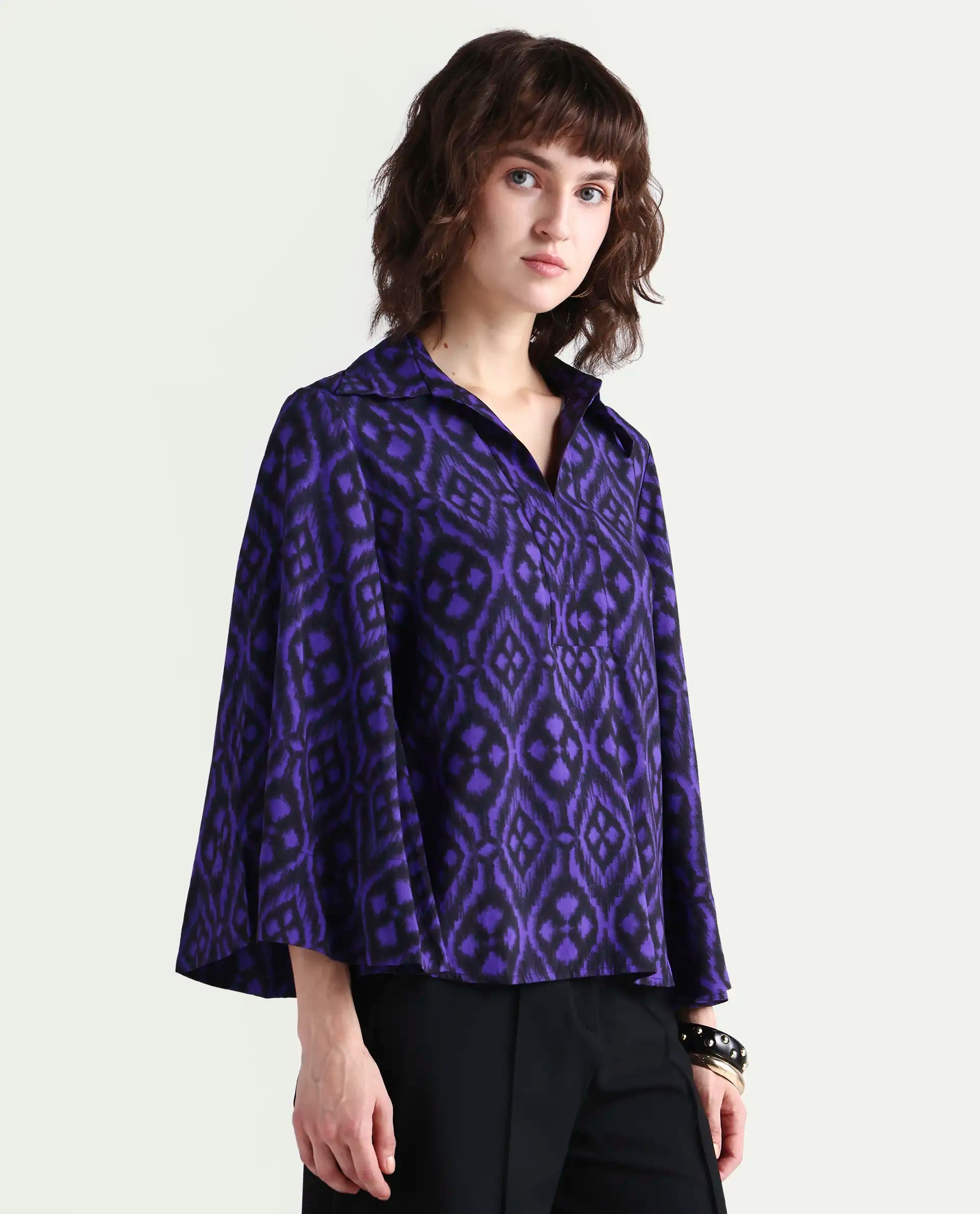 Rareism Women's Jones Dark Navy Viscose Spread Collar Geometric Print Flared Sleeve Relaxed Fit Top