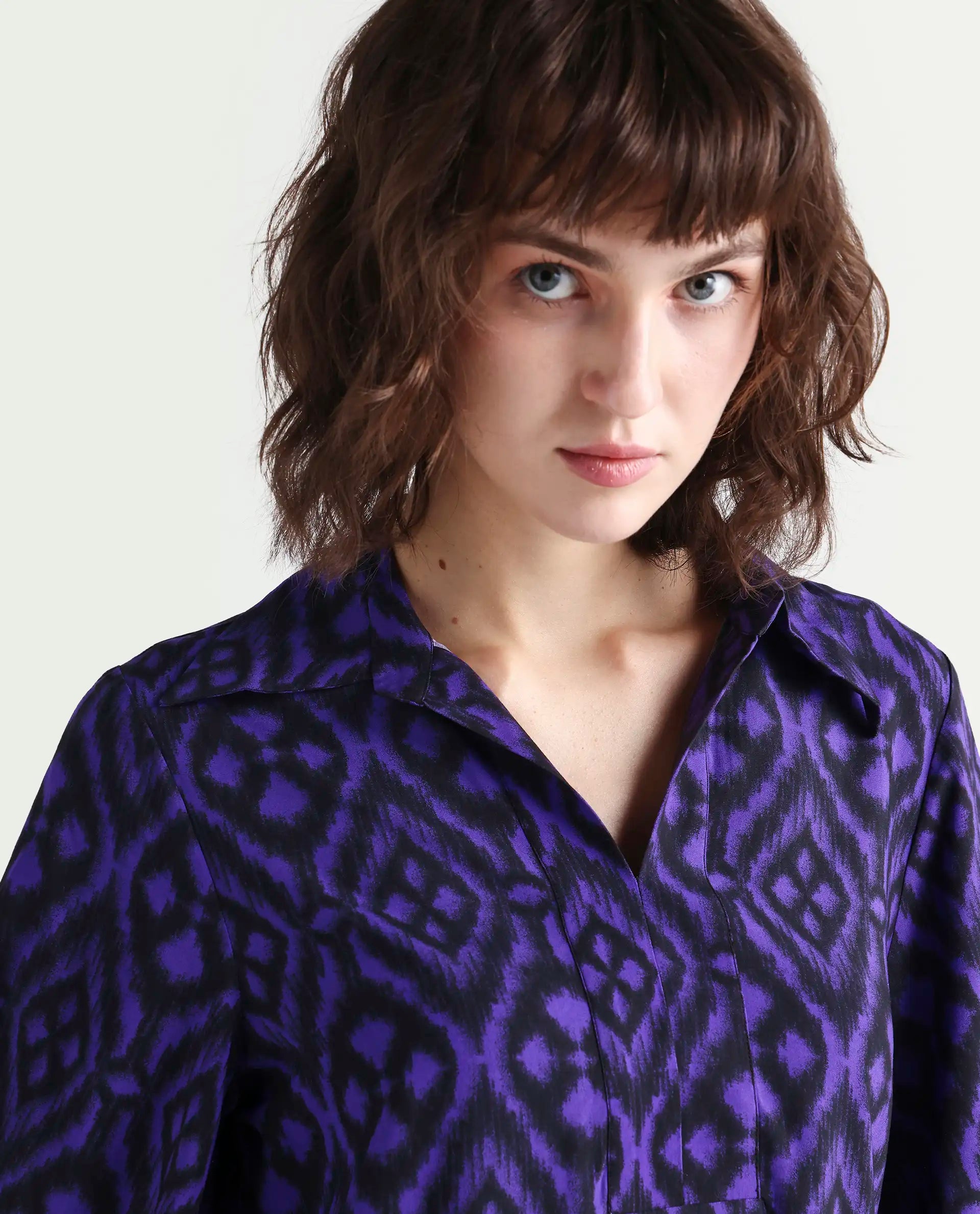 Rareism Women's Jones Dark Navy Viscose Spread Collar Geometric Print Flared Sleeve Relaxed Fit Top