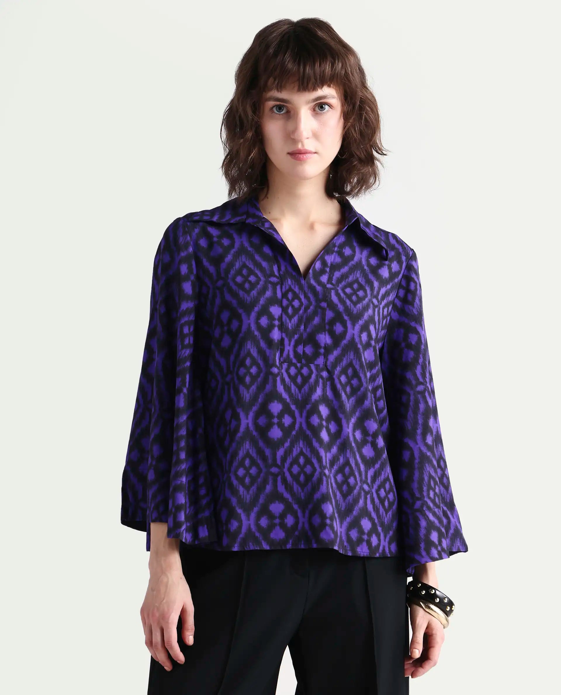 Rareism Women's Jones Dark Navy Viscose Spread Collar Geometric Print Flared Sleeve Relaxed Fit Top