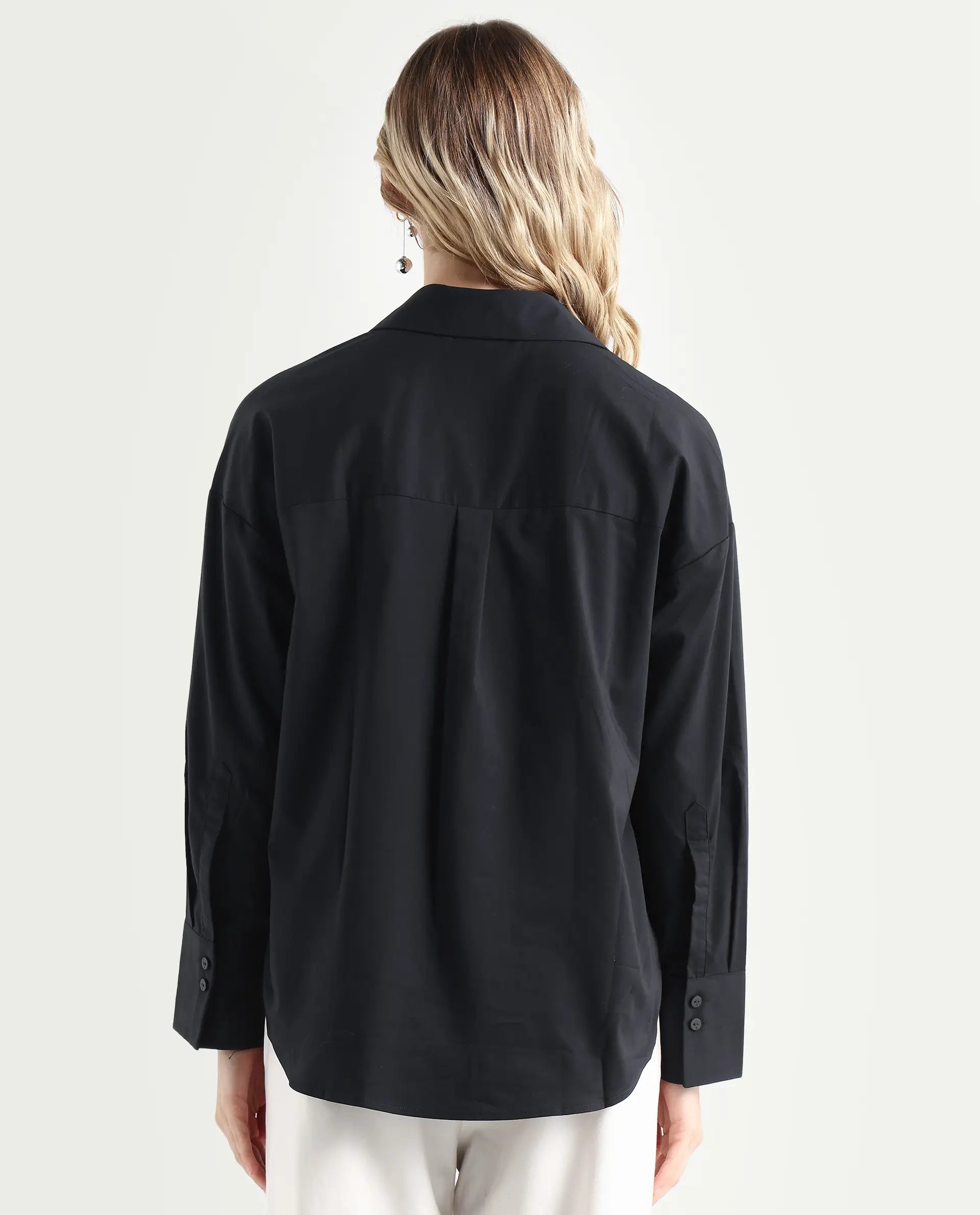 Rareism Women's Klox Black Cotton Spread Collar Plain Cuffed Sleeve Regular Fit Shirt
