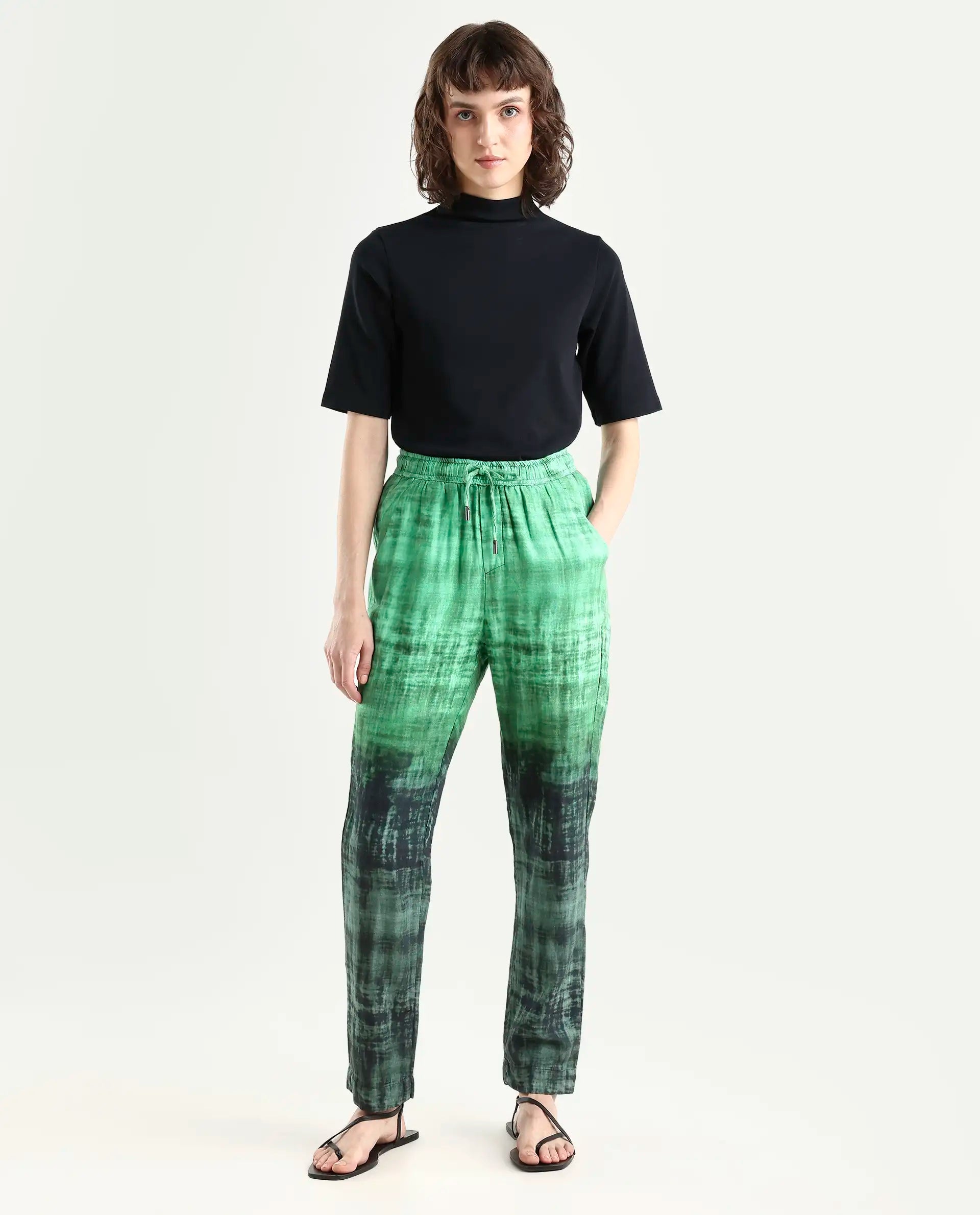 Rareism Women's Raymon Green Cotton Ombre Ankle Length Tailored Trouser