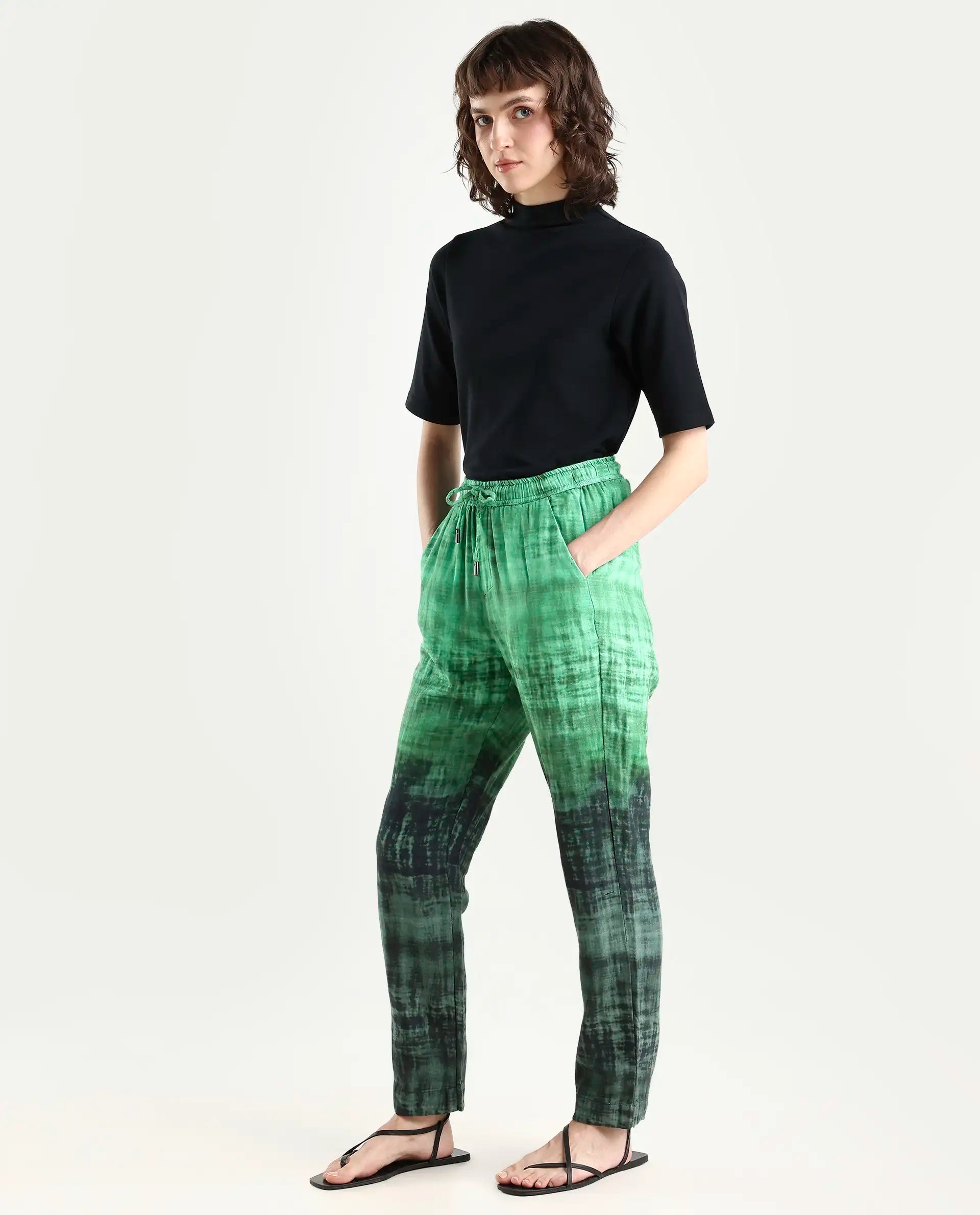 Rareism Women's Raymon Green Cotton Ombre Ankle Length Tailored Trouser
