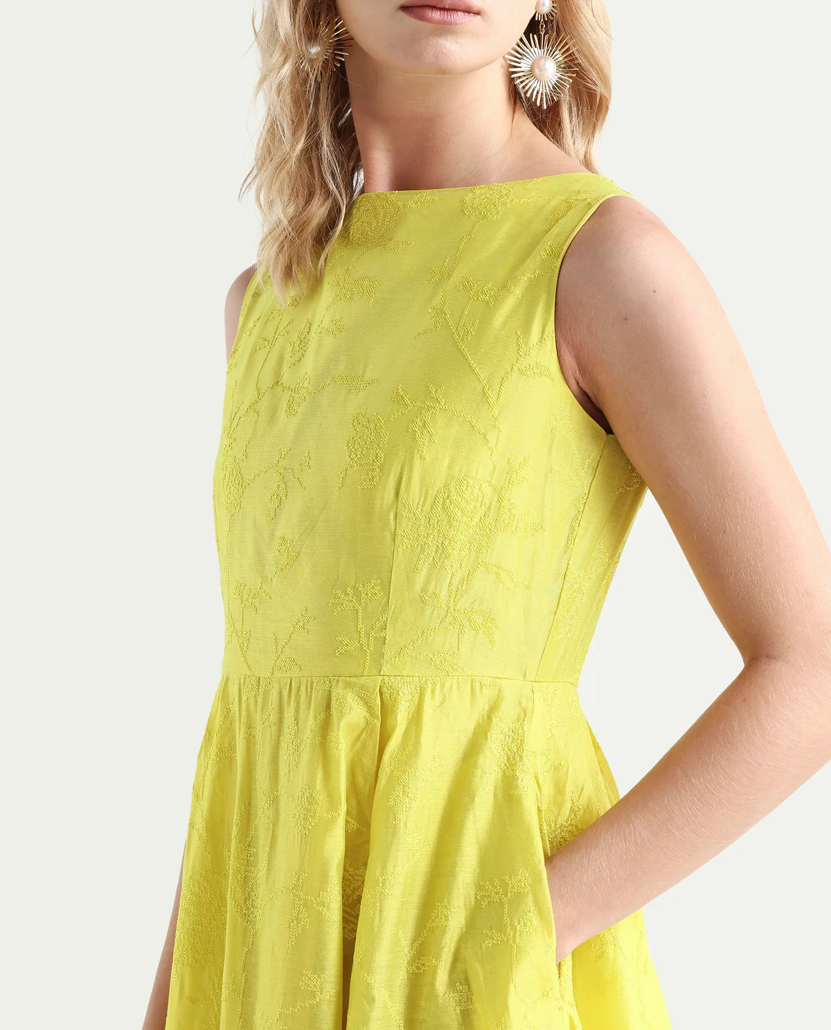 Rareism Women's Prero Green Viscose Blend Boat Neck Plain Sleeveless Midi A-Line Dress