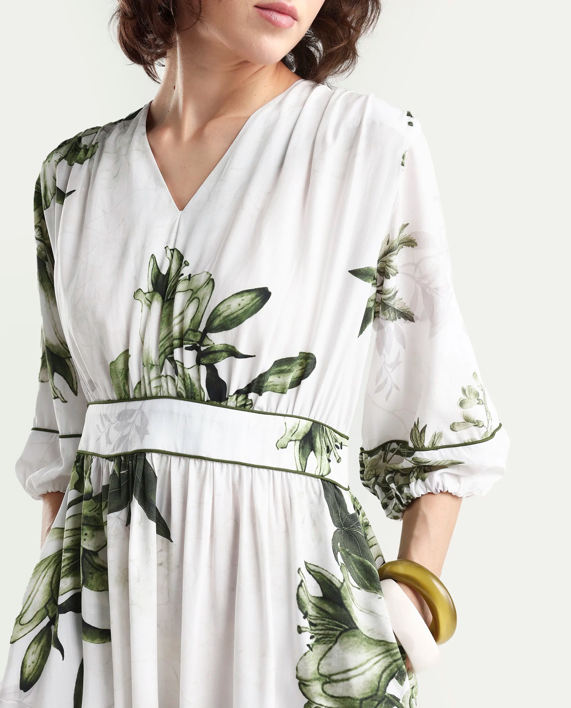 Rareism Women's Arsyn Off White Viscose Half Sleeve V-Neck Fit And Flare Floral Print Dress