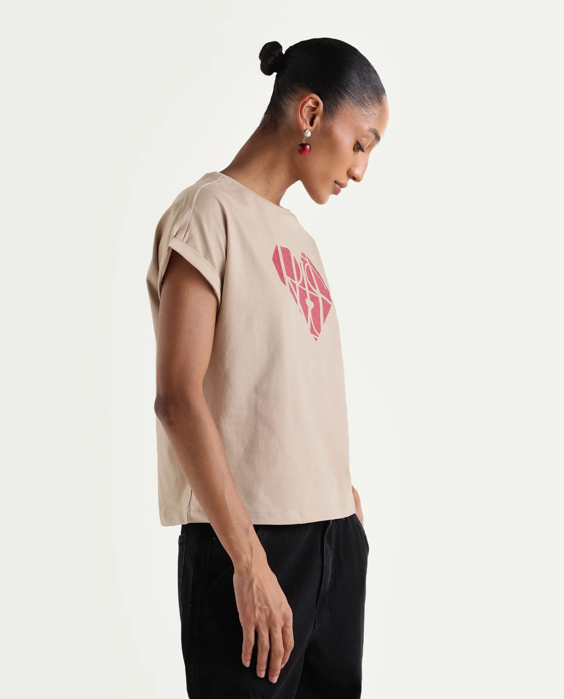 Rareism Women's Zibbit Beige Cotton Crew Neck Pull-On Relaxed Monogram Print T-Shirt