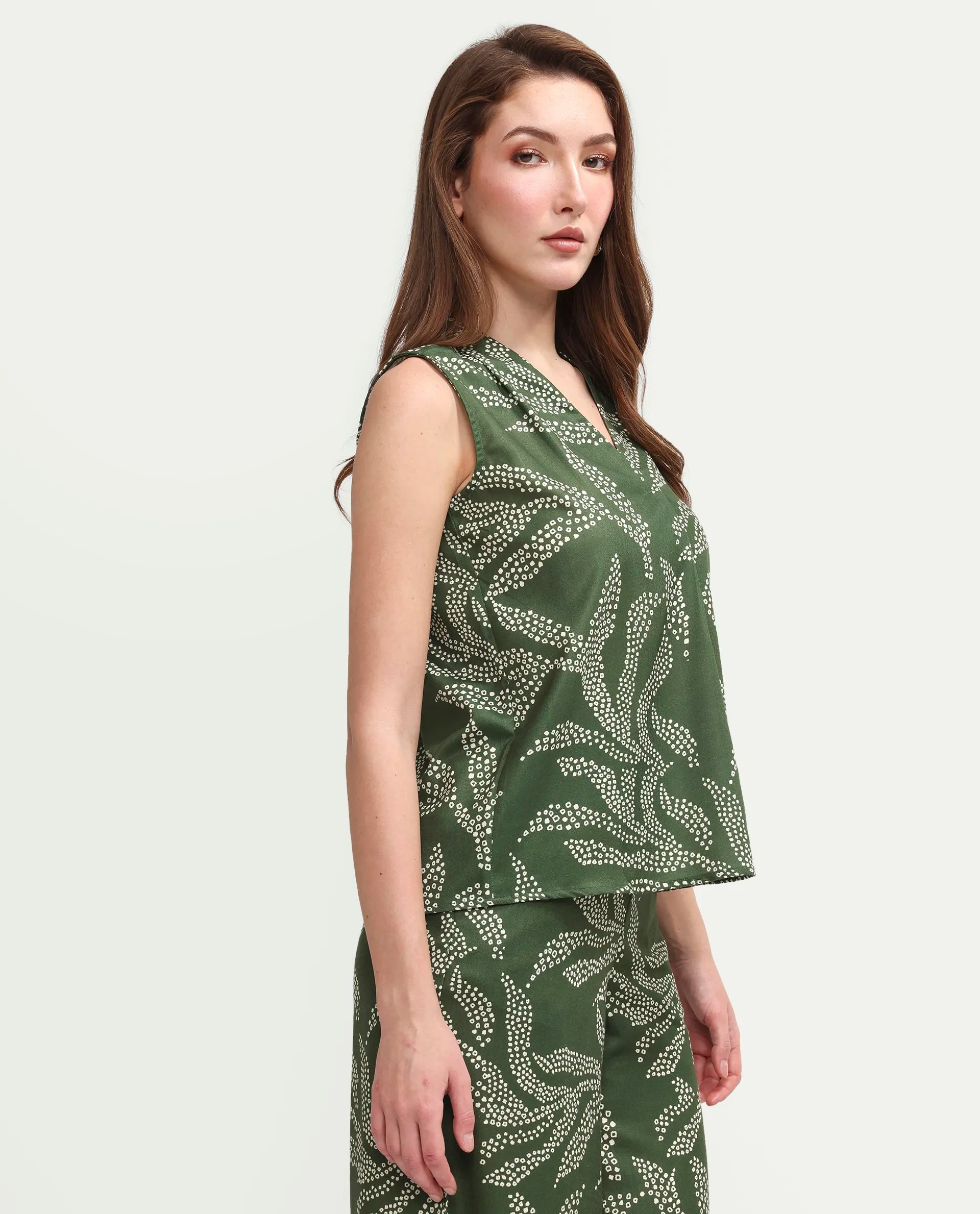 Rareism Women's Vadir-T Olive Polyester Sleeveless Regular Fit Abstract Print Top