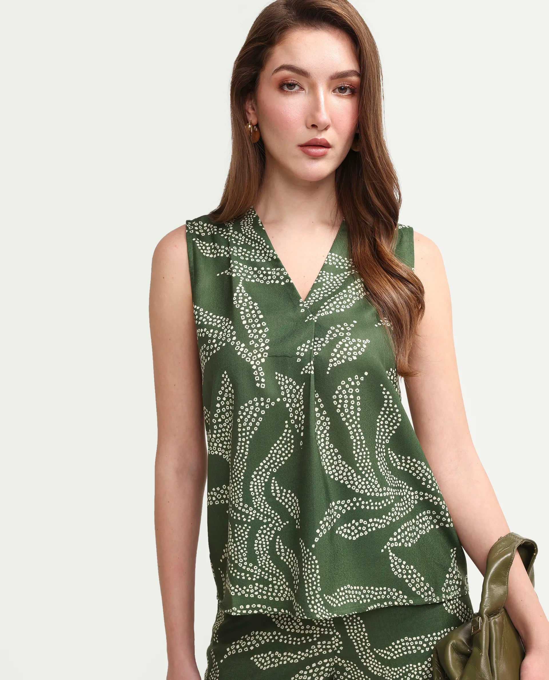 Rareism Women's Vadir-T Olive Polyester Sleeveless Regular Fit Abstract Print Top