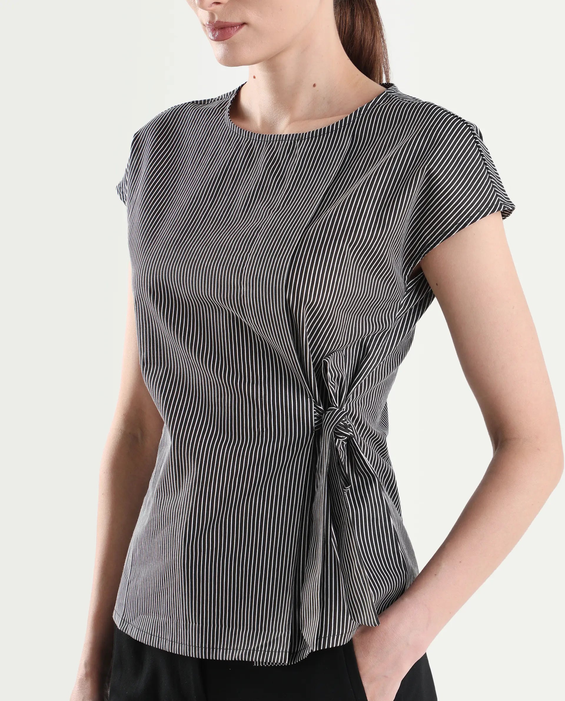 Rareism Women's Varno Black Cotton Half Sleeve Regular Fit Printed Top