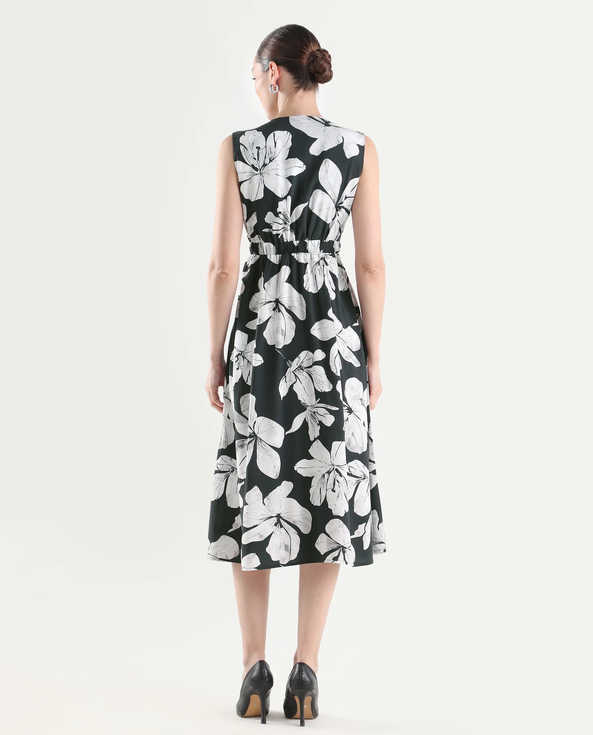 Rareism Women's Vlbee Black Viscose Sleeveless A-Line Floral Print Dress