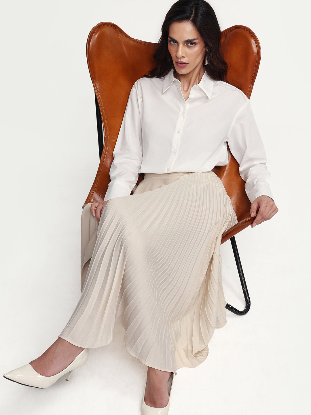 Rareism Women's Mewoki White Cotton Full Sleeve Spread Collar Regular Plain Shirt