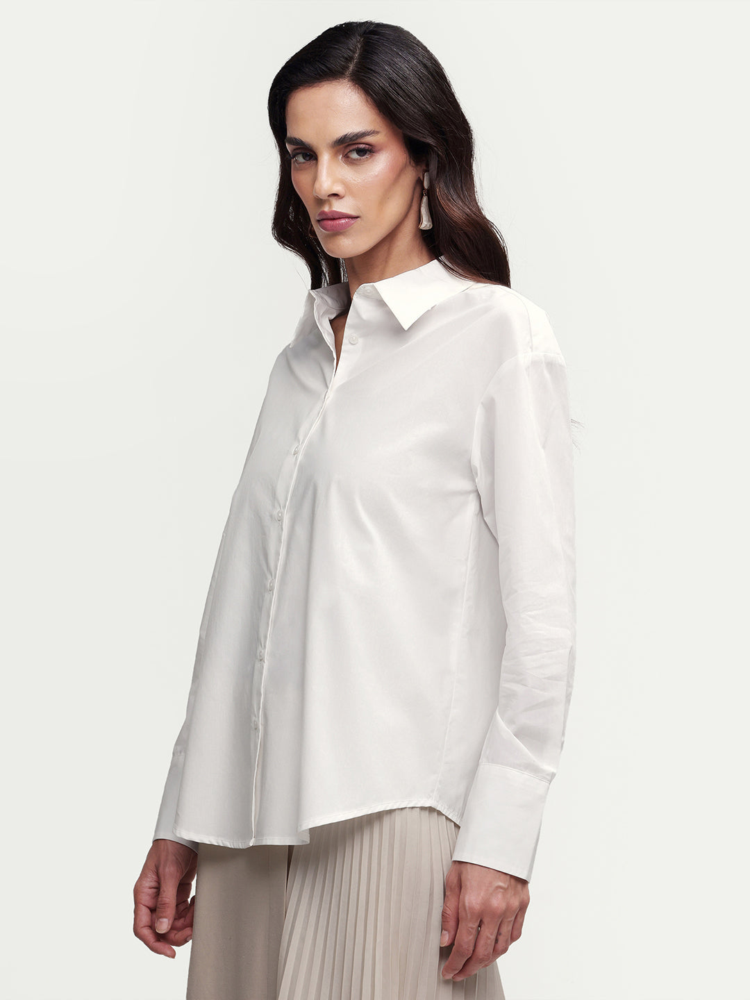 Rareism Women's Mewoki White Cotton Full Sleeve Spread Collar Regular Plain Shirt
