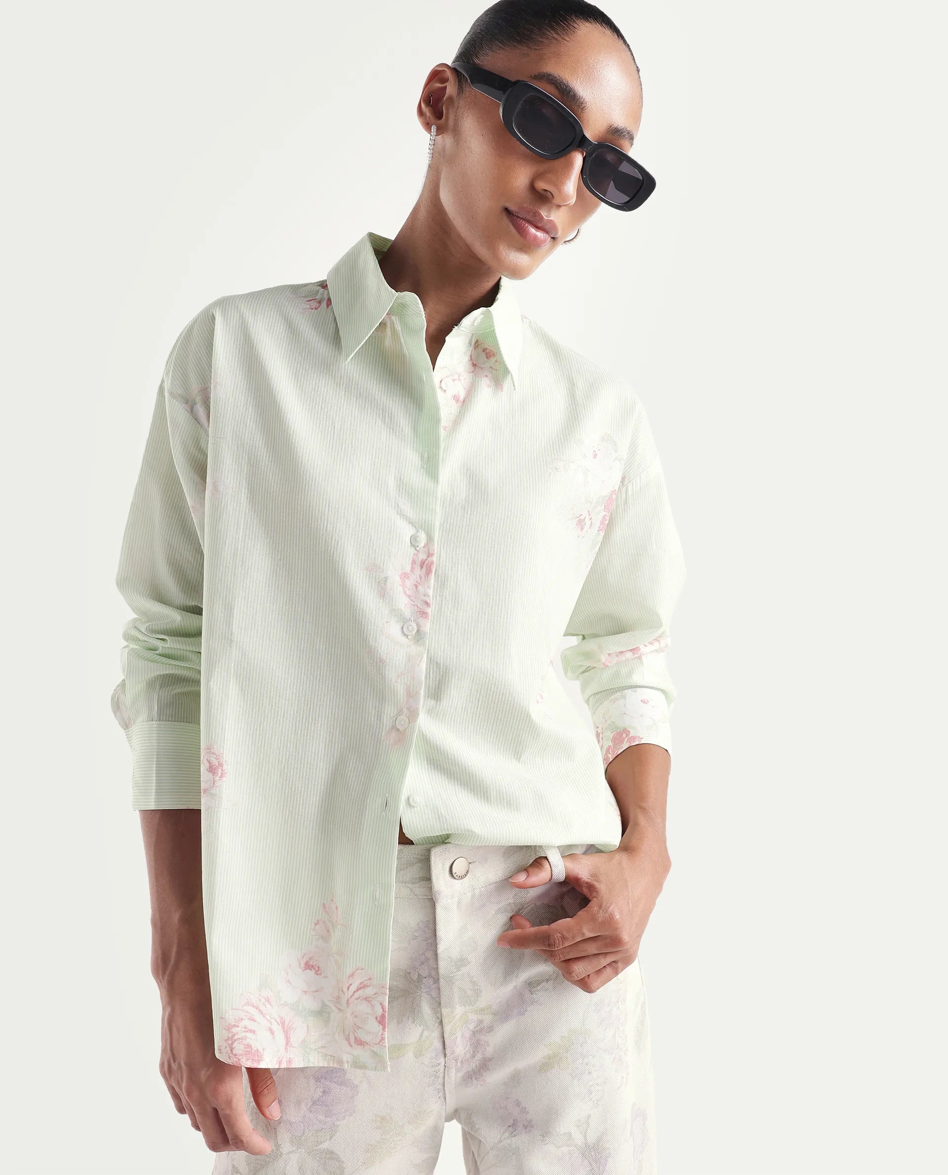 Rareism Women's Horu Light Green Cotton Full Sleeve Spread Collar Button Oversized Floral Print Shirt Oversize