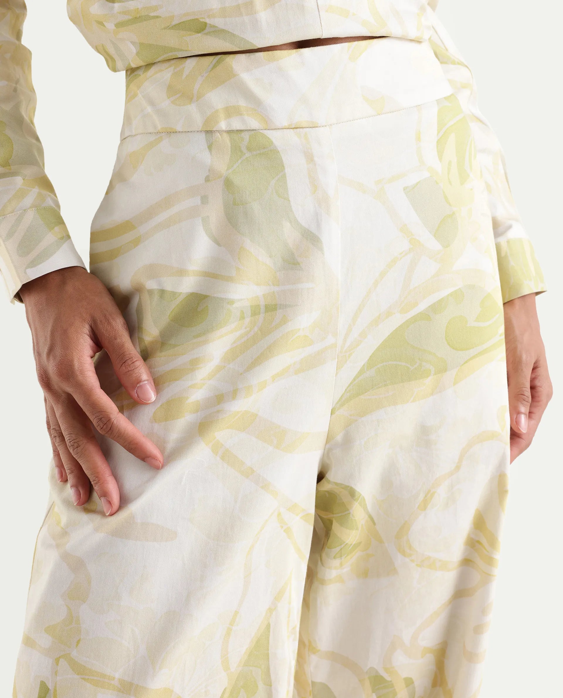 Rareism Women's Hyce-B Light Green Cotton Wide Leg Abstract Print Trouser