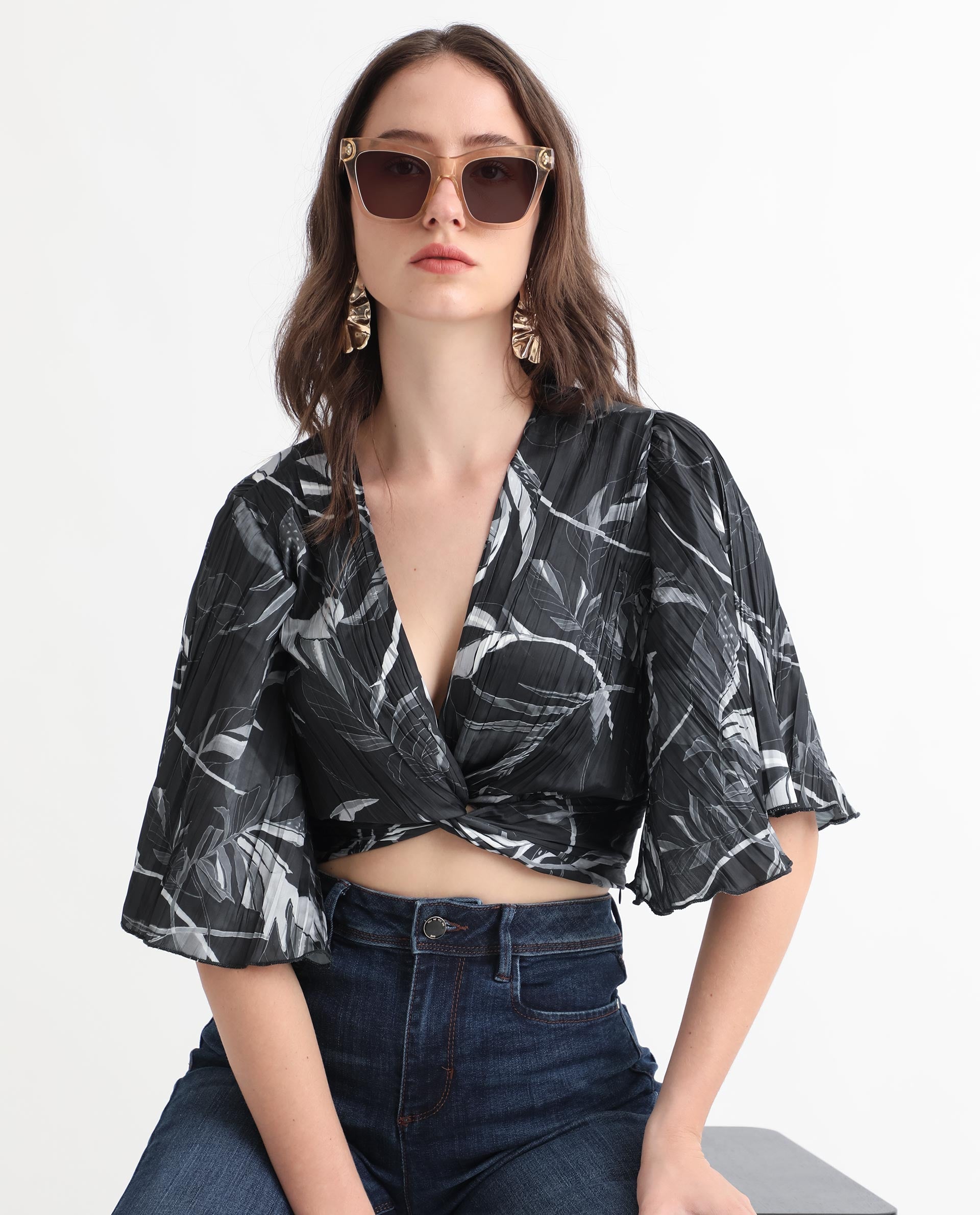 Rareism Women's Ainara Dark Black Polyester V-Neck Abstract Print Flared Sleeve Crop Regular Fit Top