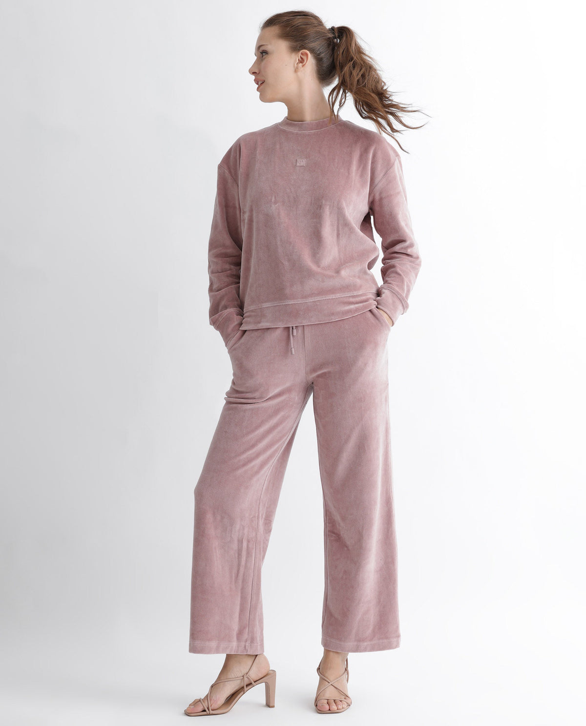 Rareism Articale Women Micolo Dusky Pink Cotton Blend Fabric Full Sleeves Cuffed Sleeve Round Neck Regular Fit Graphic Print Sweatshirt