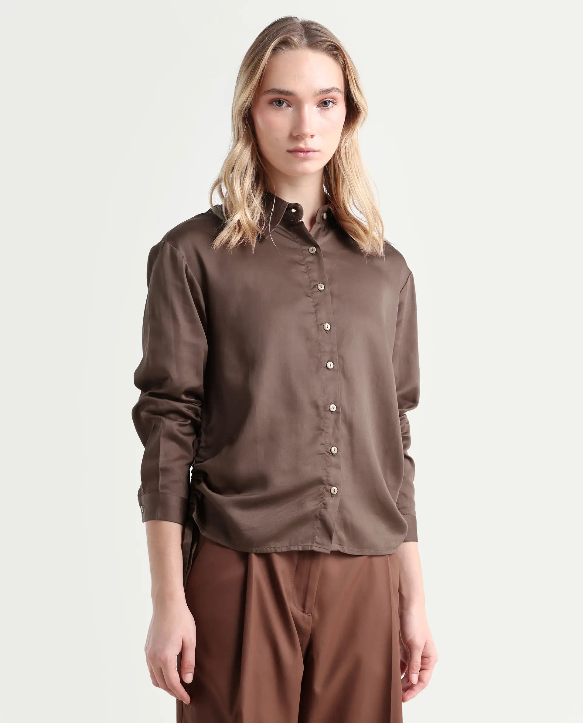 Rareism Women's Avocado Brown Cotton Spread Collar Plain Regular Fit Top