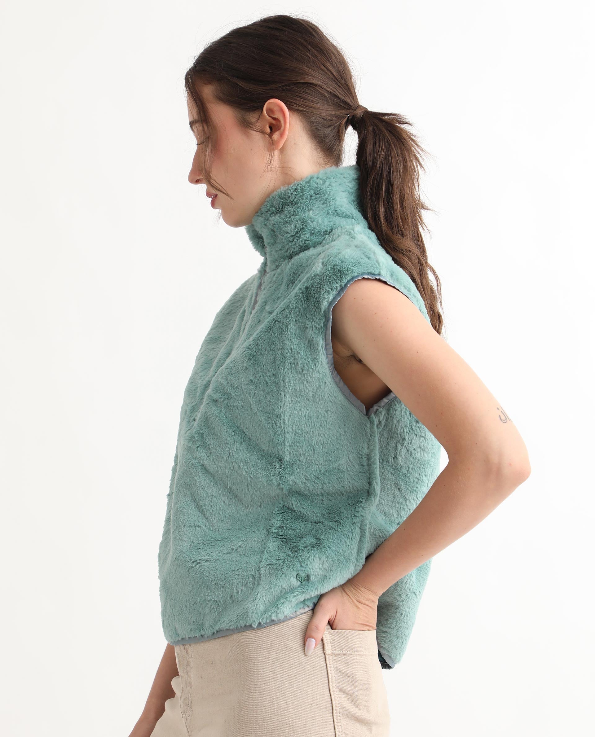 Rareism Women's Beauro Green Polyester Drop Collar Plain Sleeveless Regular Fit Sweater