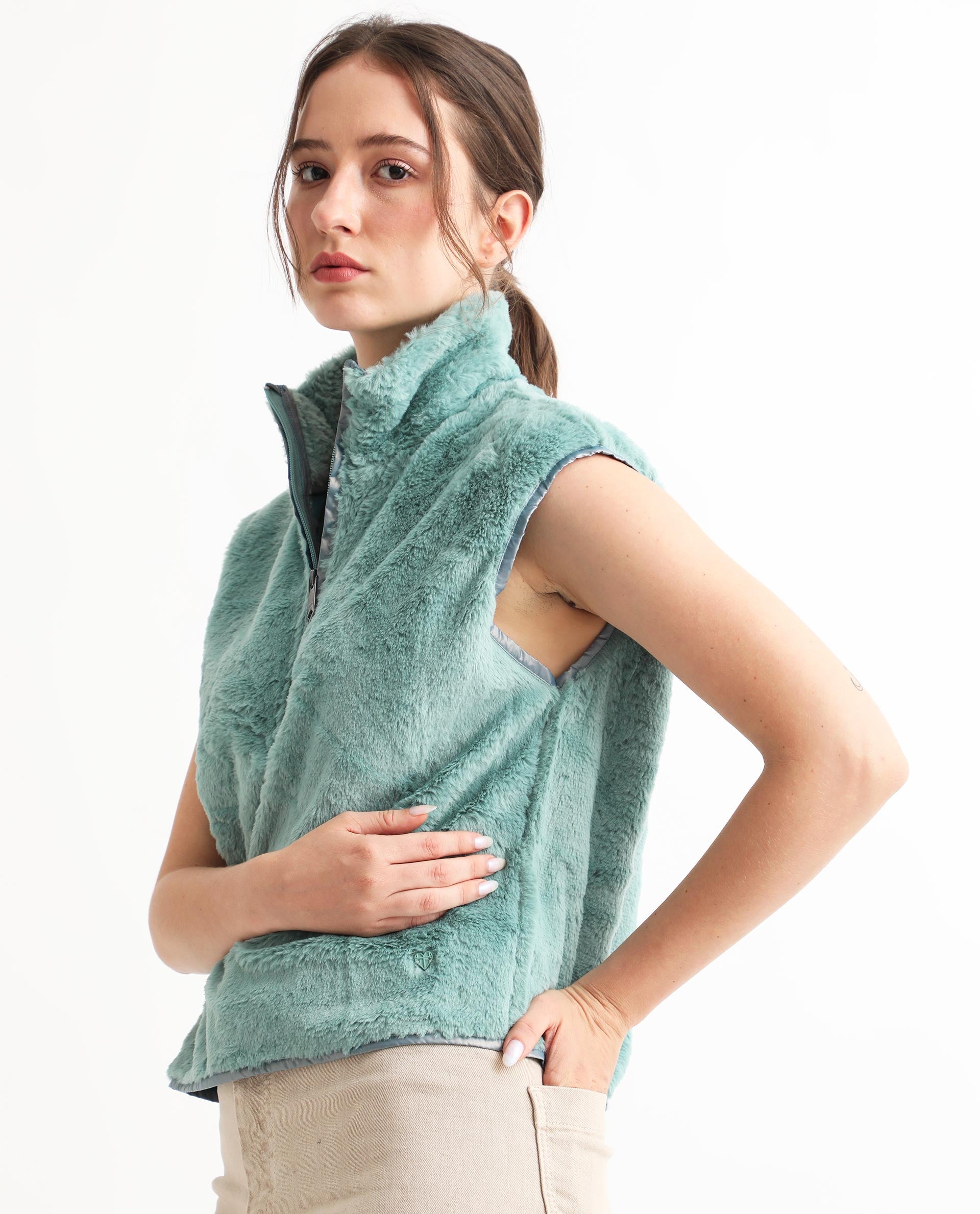 Rareism Women's Beauro Green Polyester Drop Collar Plain Sleeveless Regular Fit Sweater