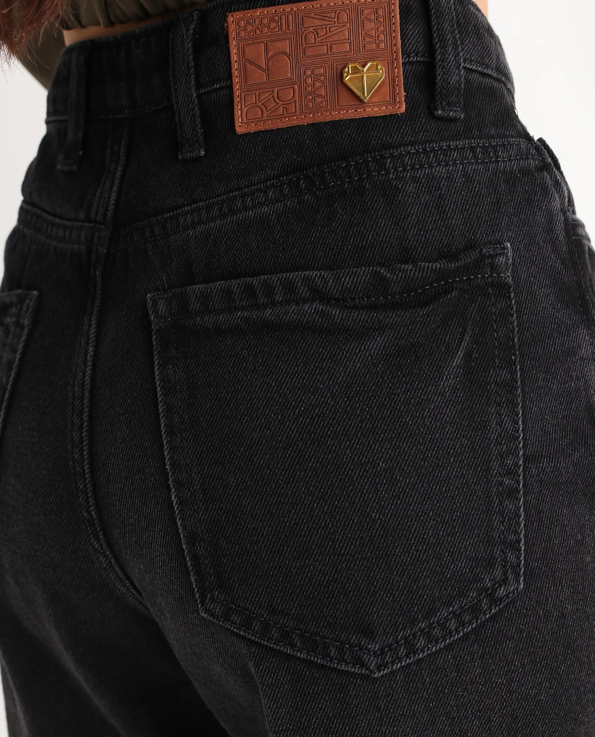 Rareism Women's Beuro Black Cotton Blend Plain Ankle Length Straight Fit Jeans