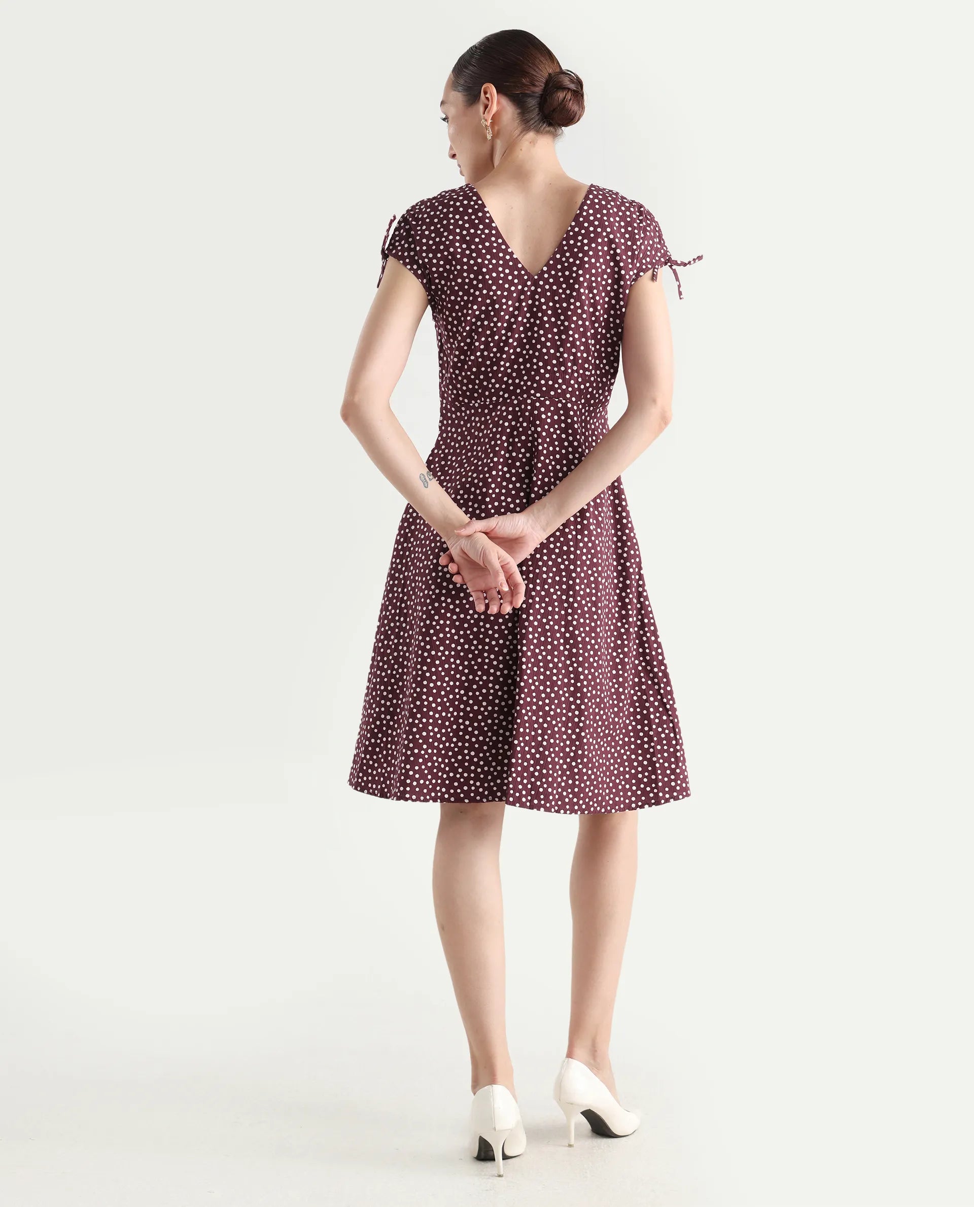 Rareism Women's Clarta Brown V-Neck Polka Print Sleeveless Midi A-Line Dress