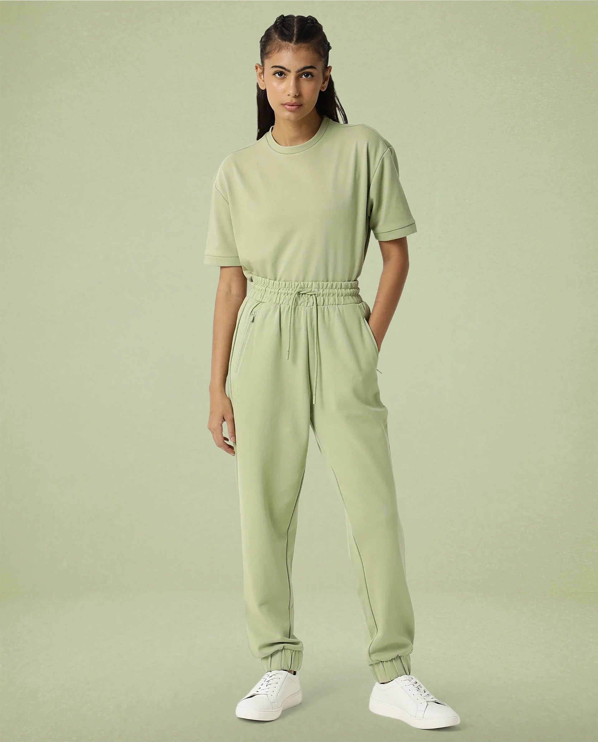 Rareism Women's Heavy Weight Interlock 340 Gsm Cotton Blend Plain Ankle Length Relaxed Fit Track Pant