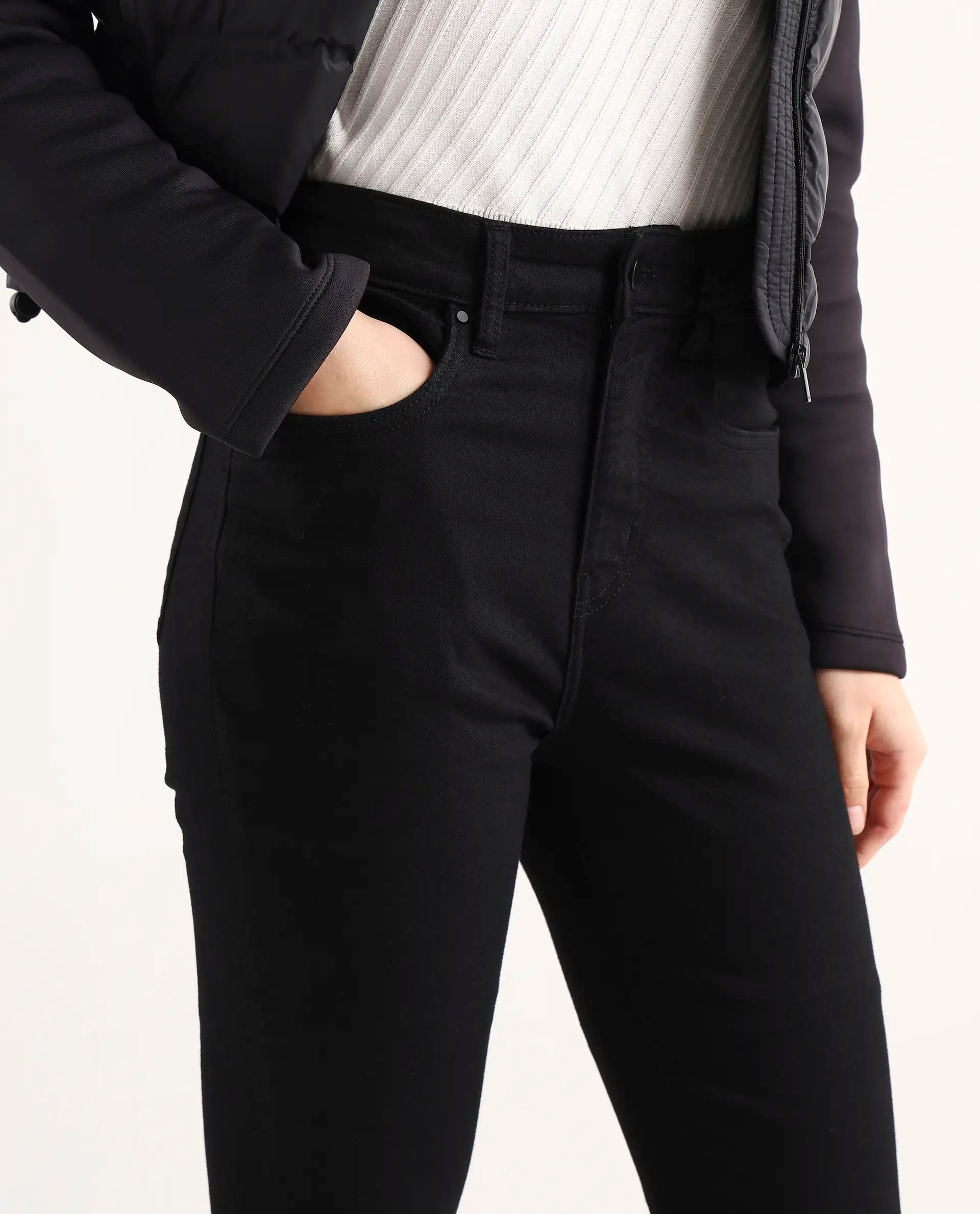 Rareism Women's Dengo Black Cotton Blend Skinny Plain Jeans