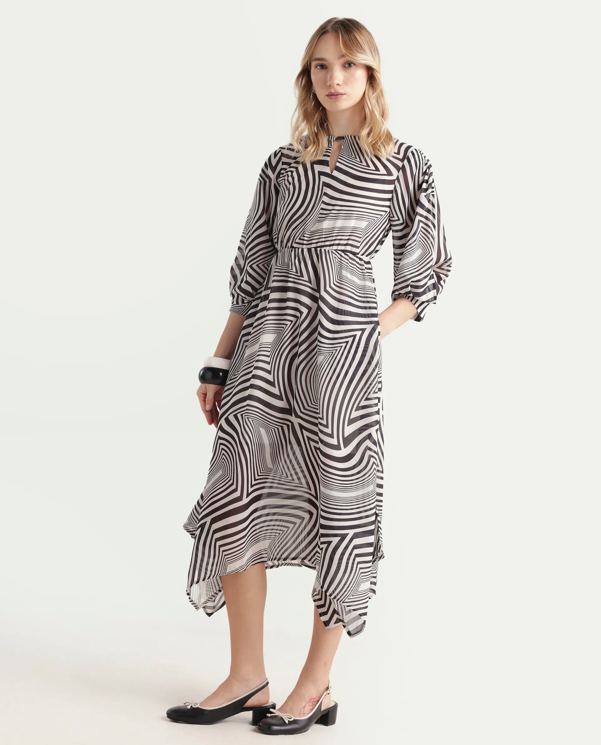 Rareism Women's Dilob Black Polyester Drop Collar Abstract Print Cuffed Sleeve Maxi Flared Dress