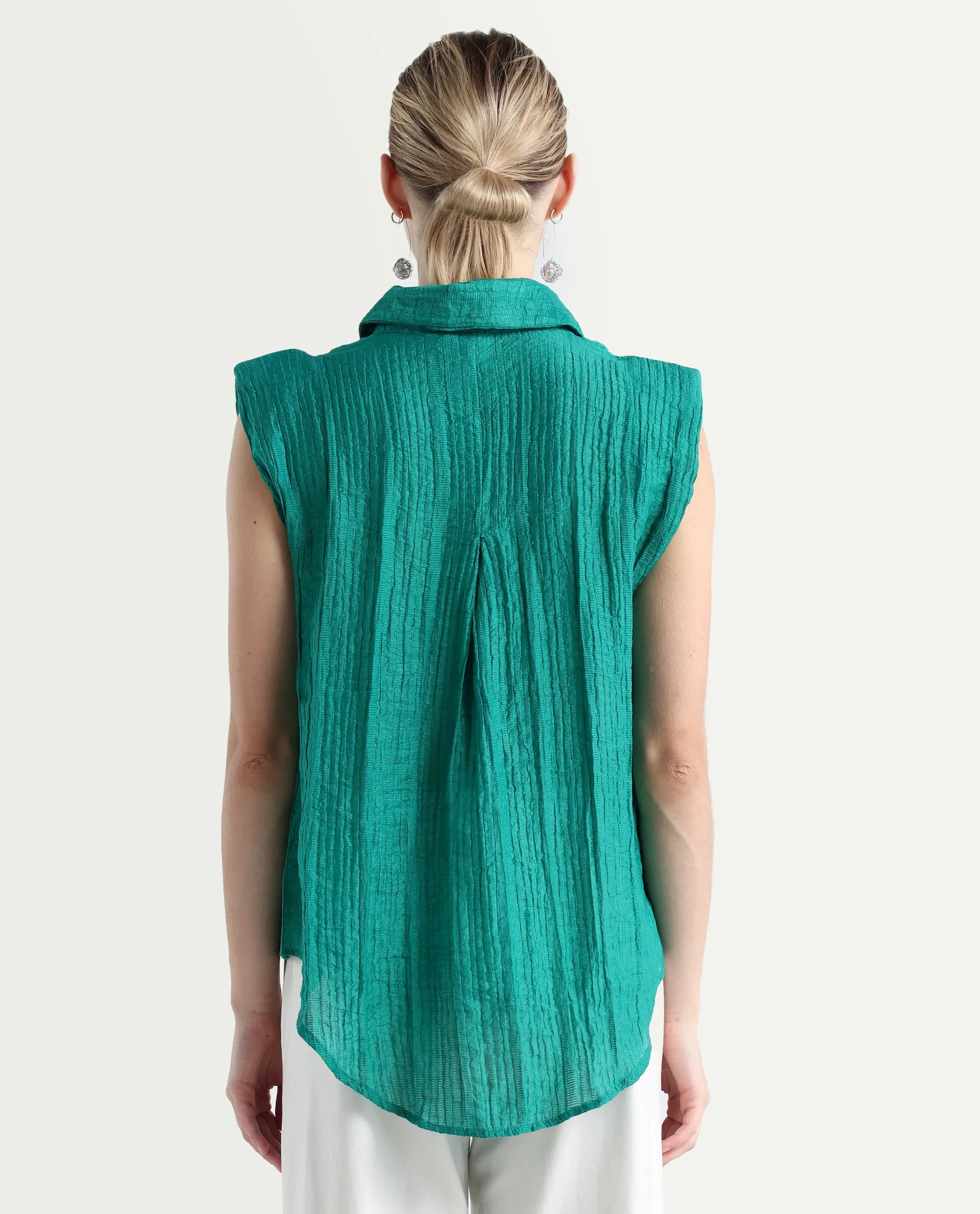 Rareism Women's Drummy Green Rayon Drop Collar Plain Sleeveless Regular Fit Top